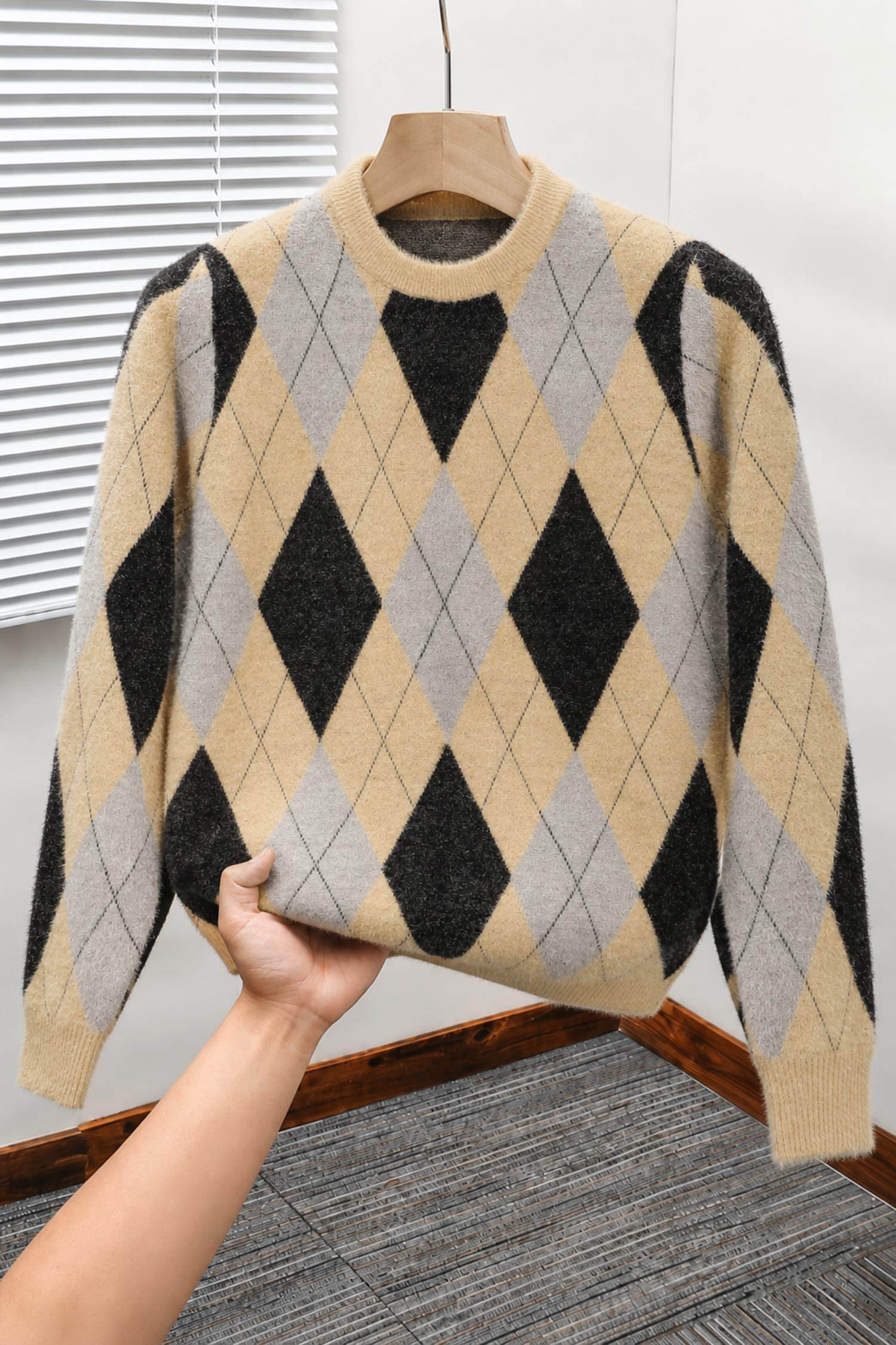 Vintage Argyle Pullover Imported Round Neck Rabbit Wool Men's Sweater In Black&Camel