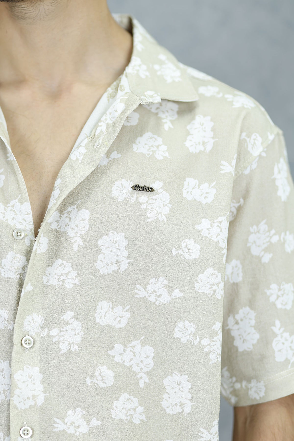 Turbo Rich Floral Printed Casual Shirt In Beige