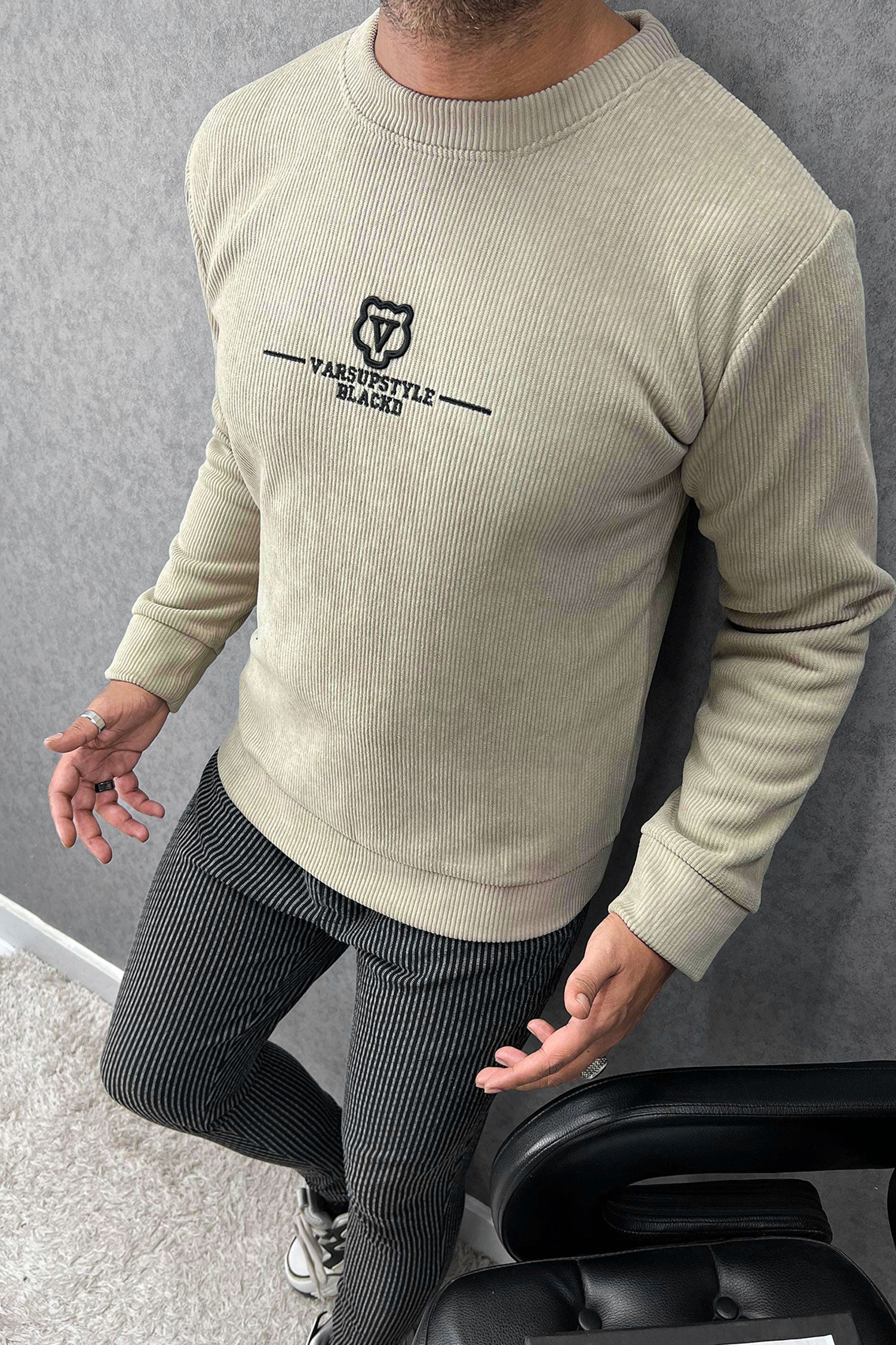 Warm Island Round Neck Imported Men's Sweatshirt