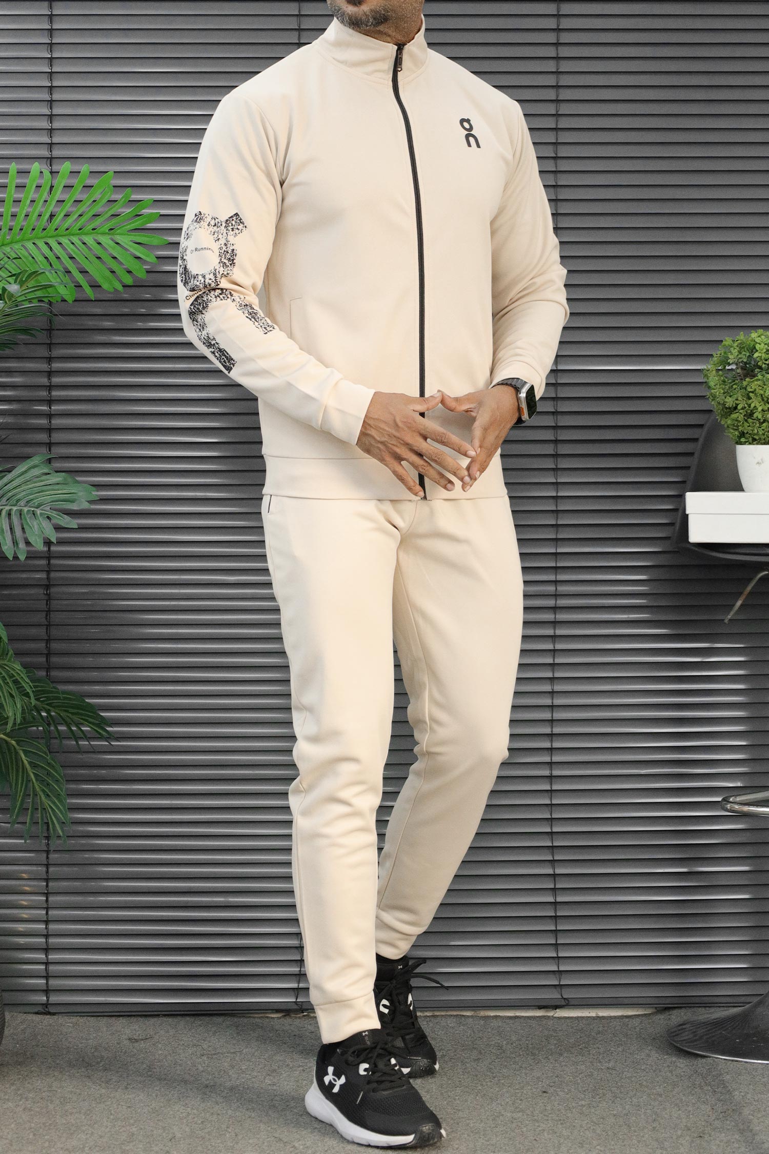 On Clod Running Graphic Zipper Men's Co-Ord Set