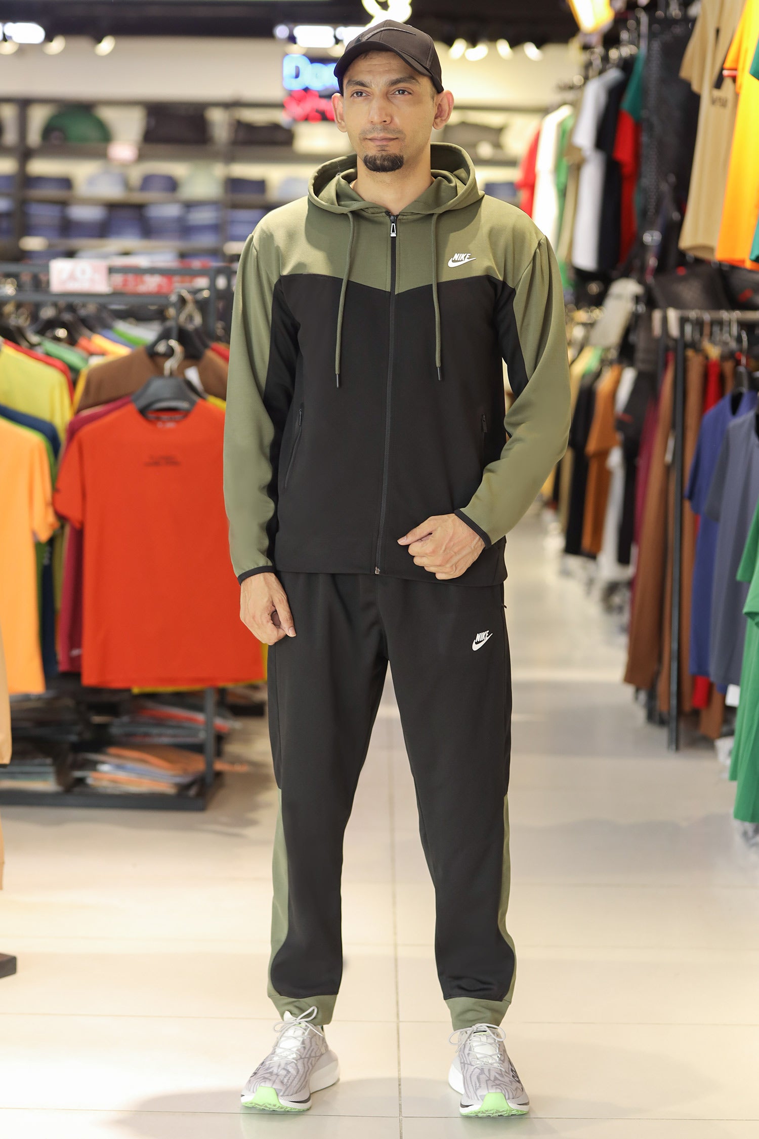 Nke V Diagonal Pattern Mock Neck Tracksuit