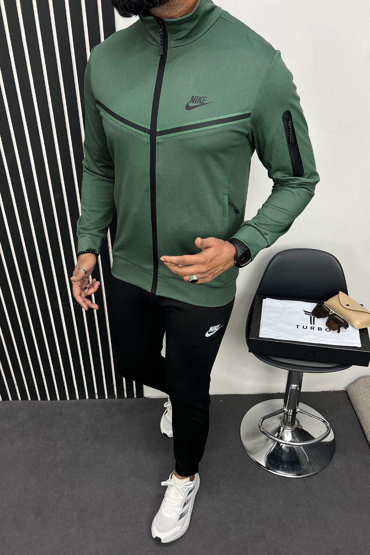 Nke V Stripe Sportswear Men Zipper Tracksuit In Black&Green