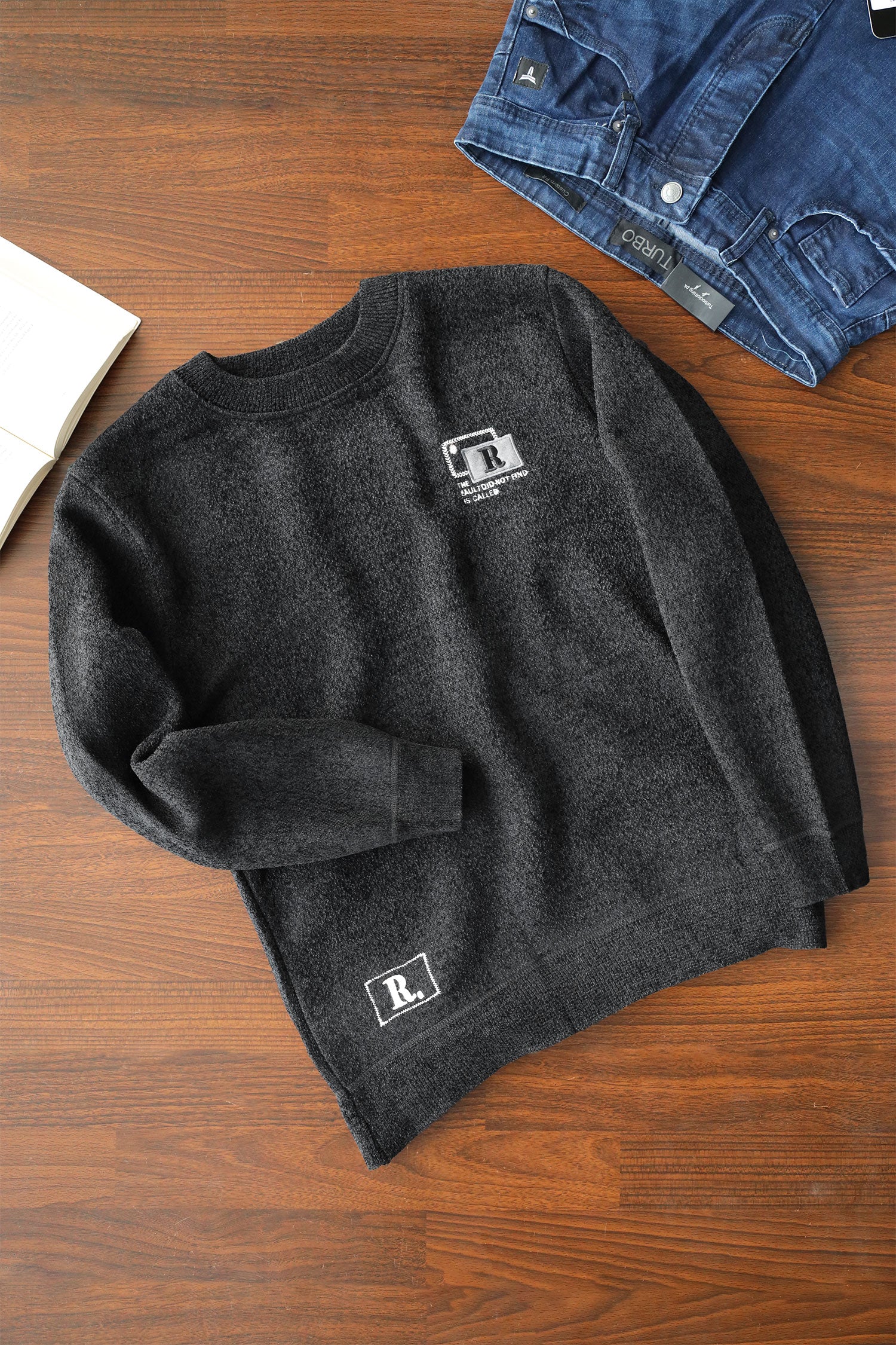 R Letter Icon Cozy Imported Men's Sweatshirt