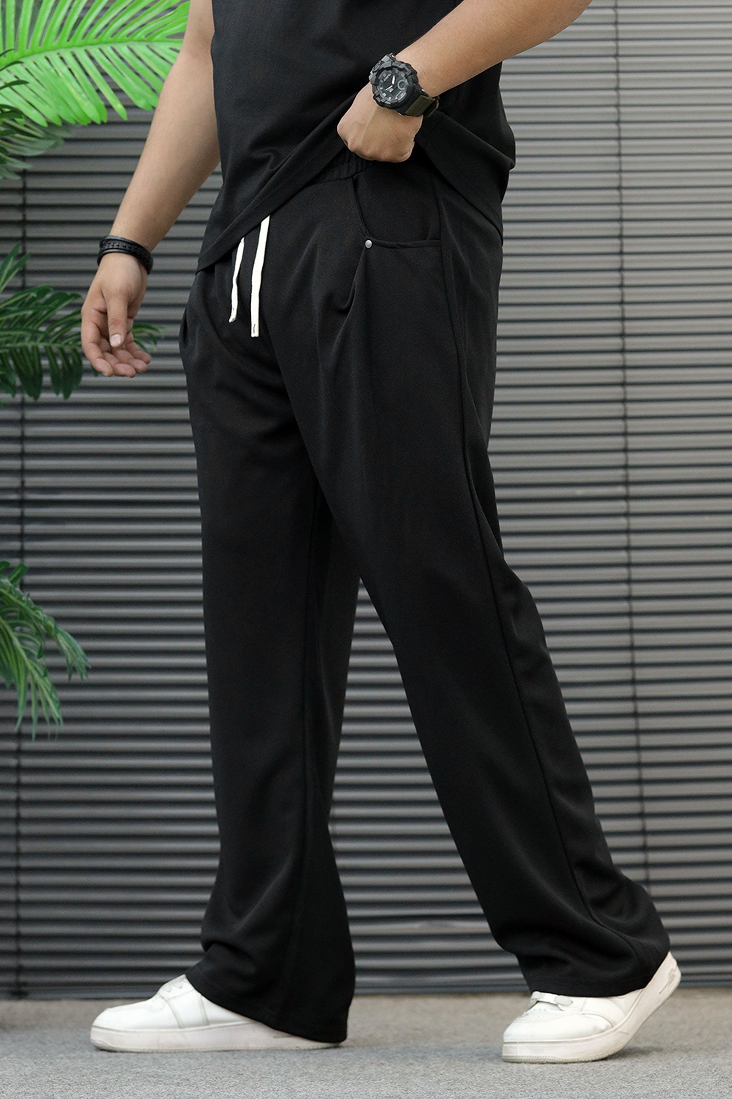 Turbo Drawstring Loose Bottom Trouser In Black