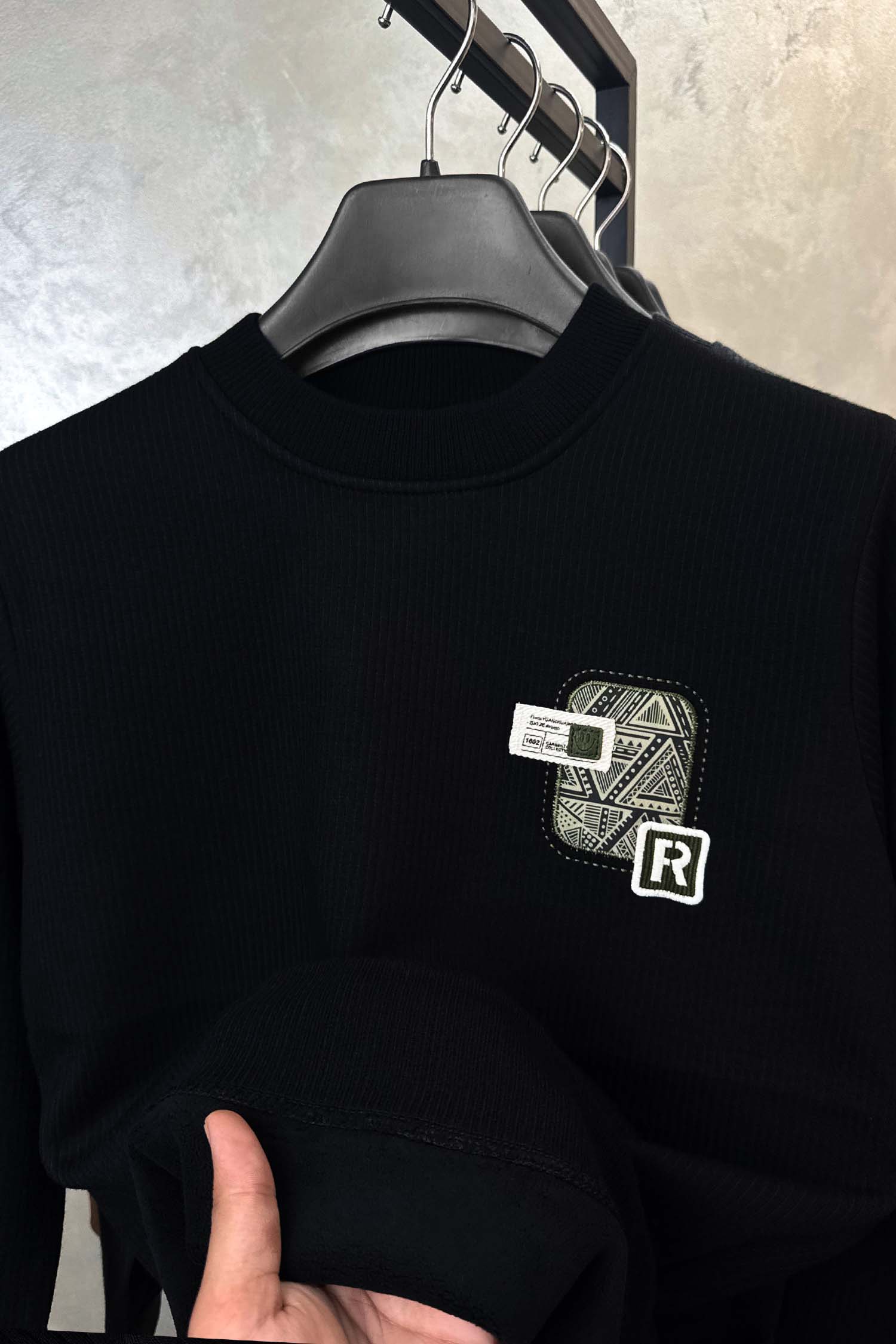 Mens PullOver Round Neck Imported Men's Sweatshirt