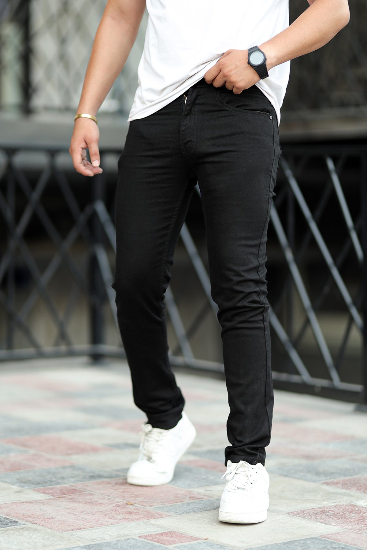 Turbo RebelCore Tapered Edge Slim Fit Jeans In Black