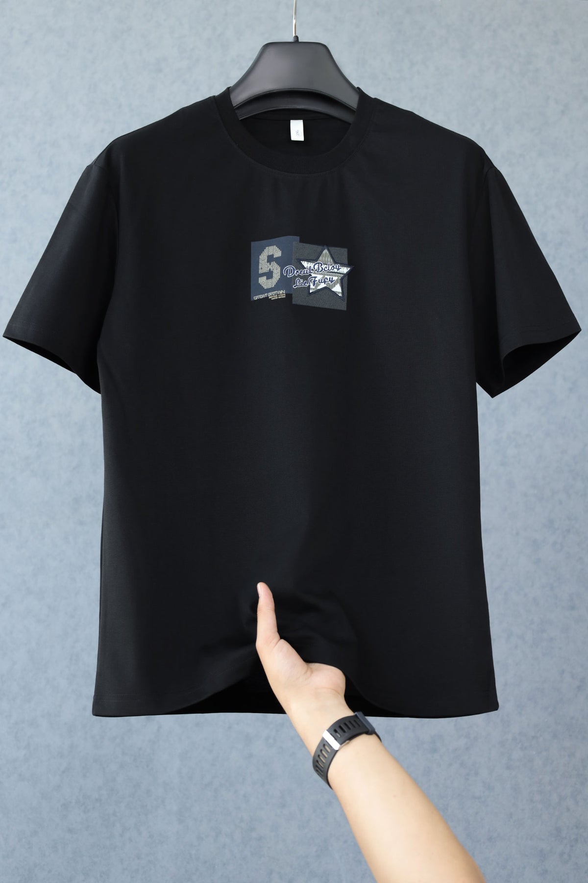 Trendiz Star Graphic Crew Neck Tee In Black