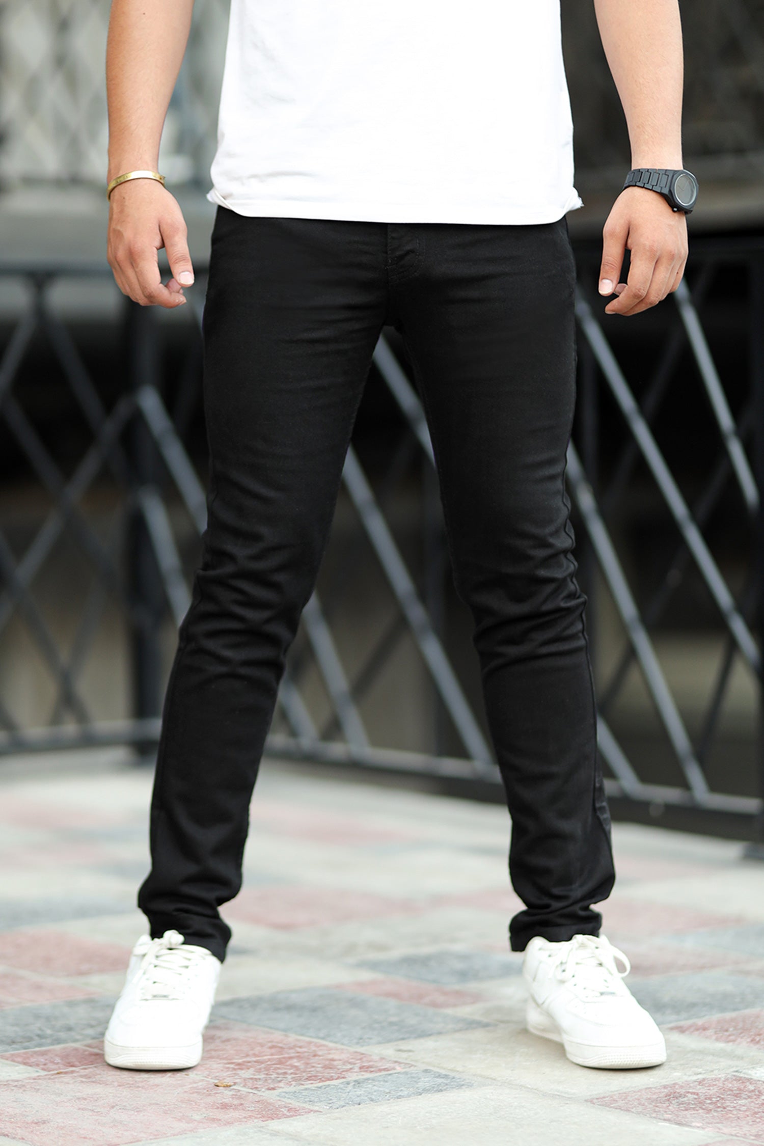 Turbo RebelCore Tapered Edge Slim Fit Jeans In Black
