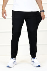 Undr Armr Ecrek Slim Fit Sportswear Trouser In Black