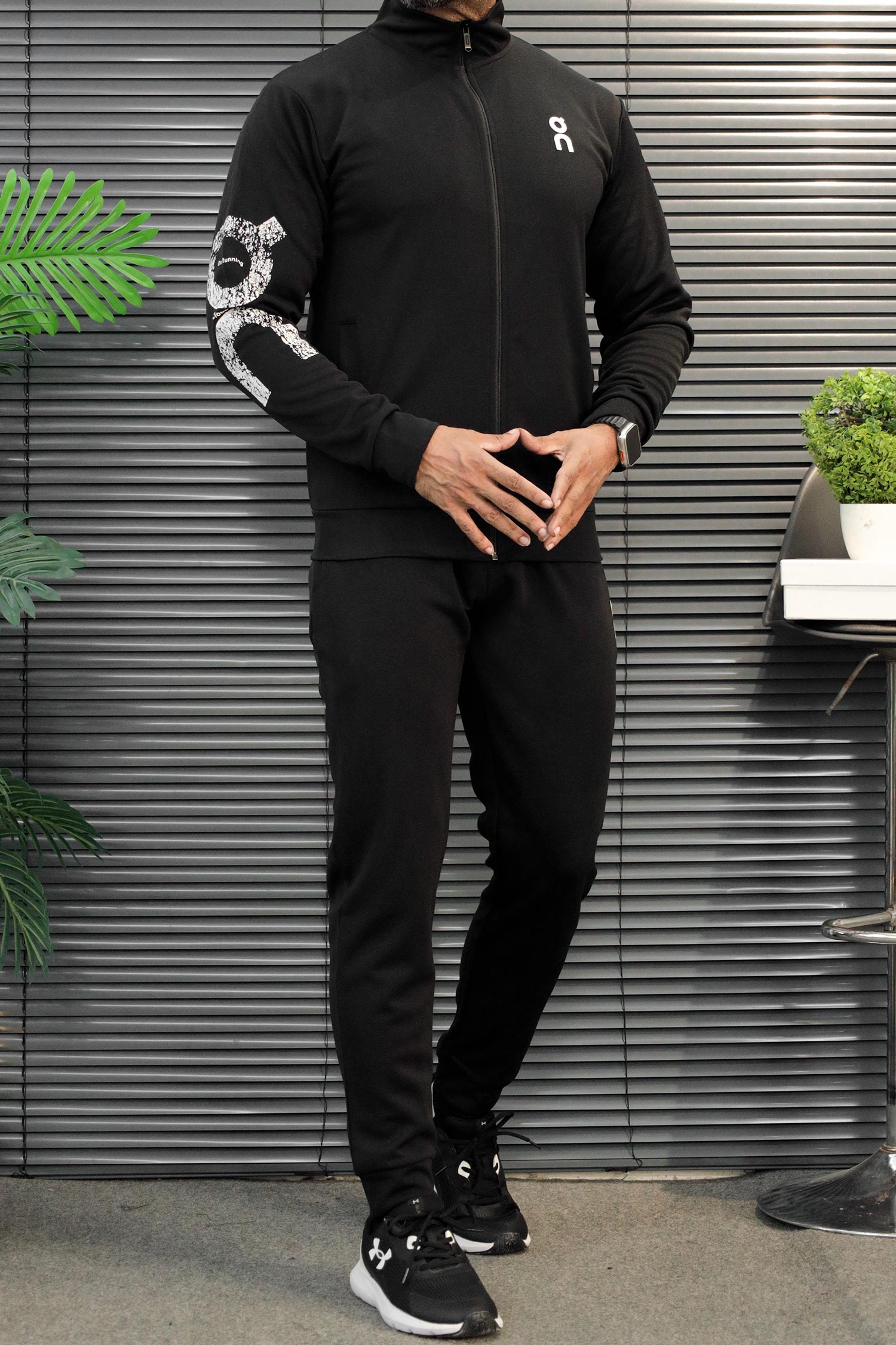 On Clod Running Graphic Zipper Men's Co-Ord Set