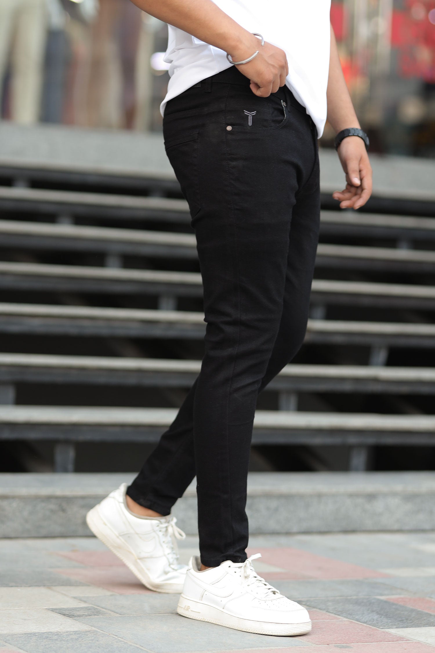 Plain Turbo Ankle Fit Jeans In Black