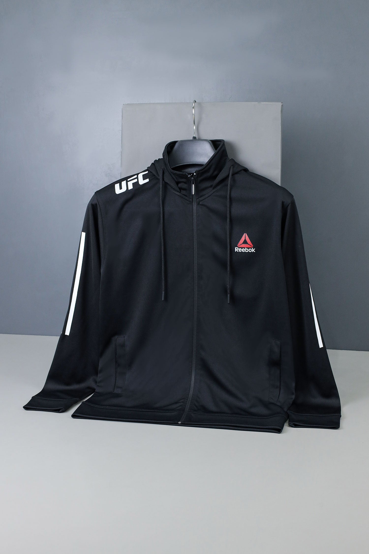 Reebk UFC Walkout Training Hood Style Men Zipper Upper
