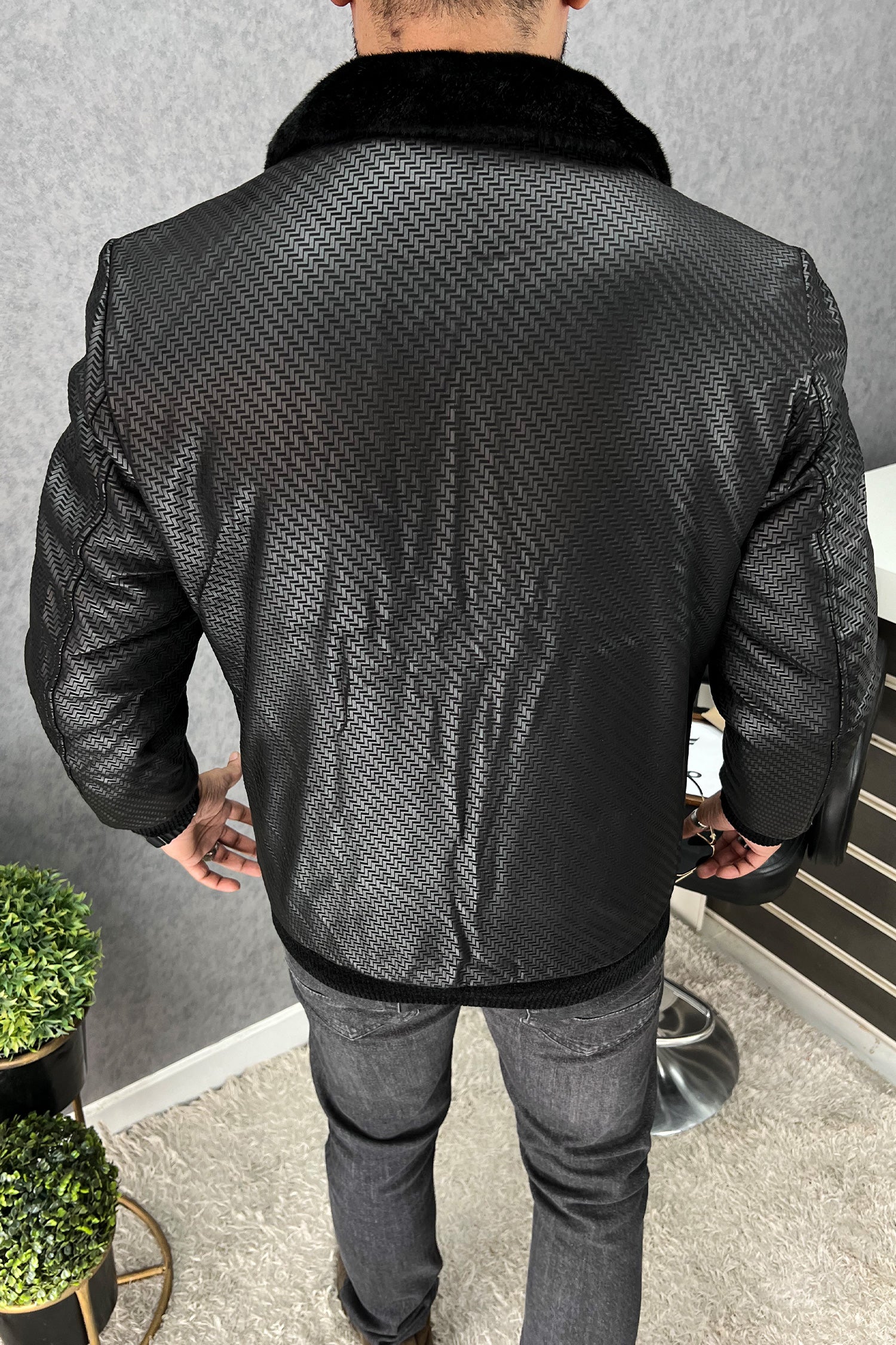 Texture Pattern Full Fur Collar Men's Imported Leather Jacket