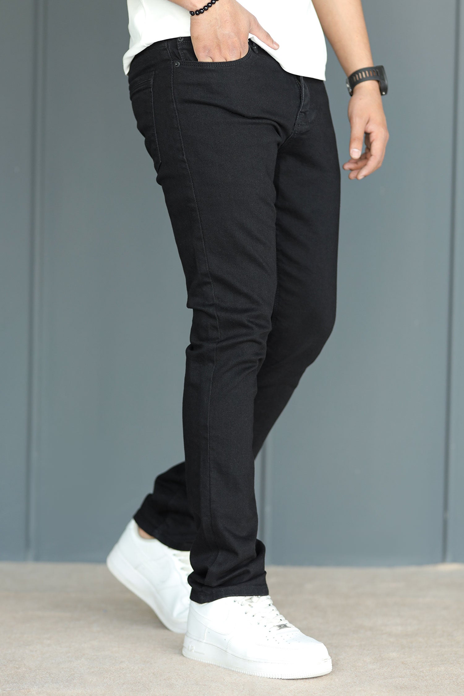 Pure Color Slim Fit Turbo Jeans In Black