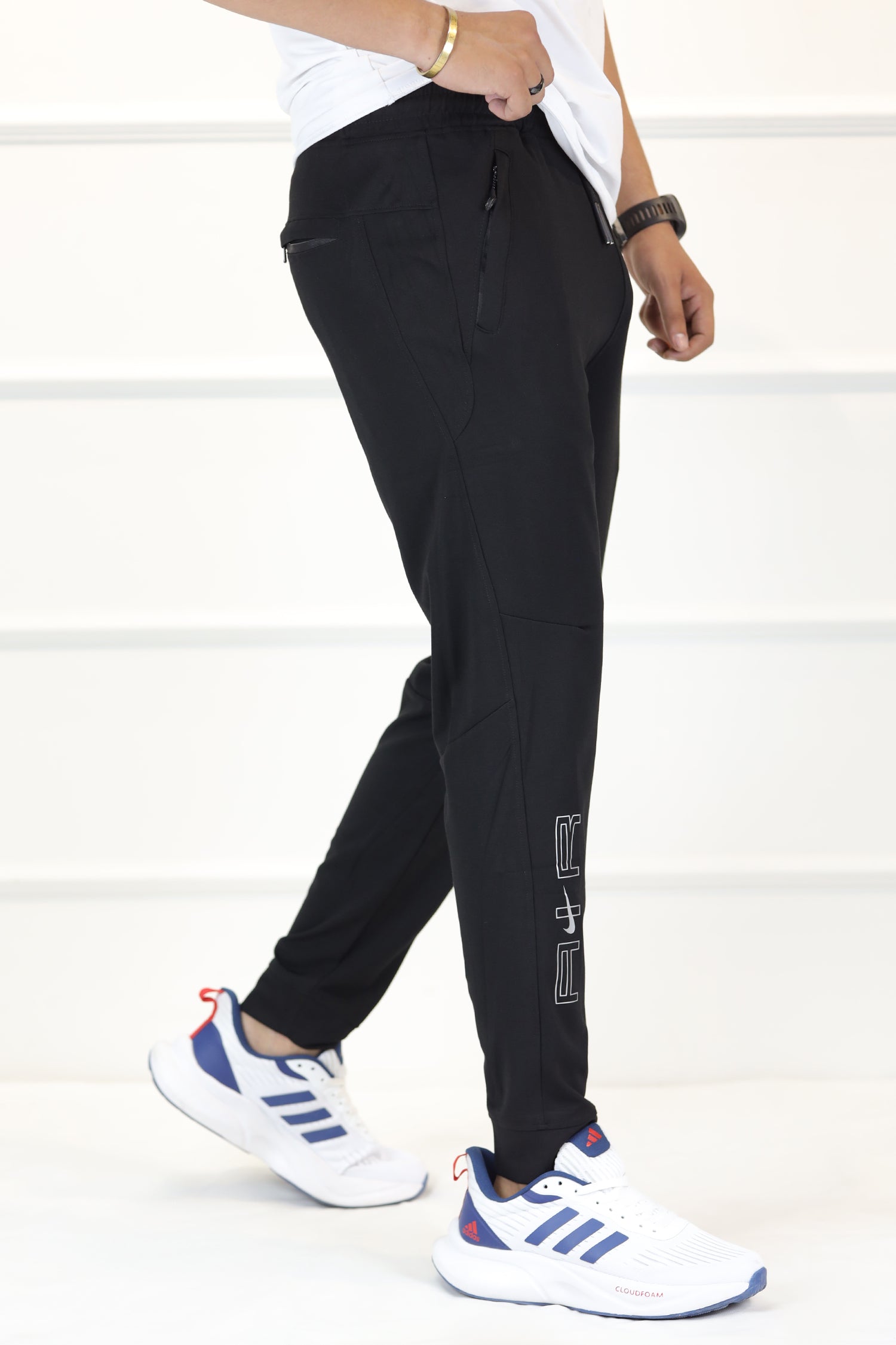 Nke Run Divison Air Grip Fit Sportswear Trouser In Black