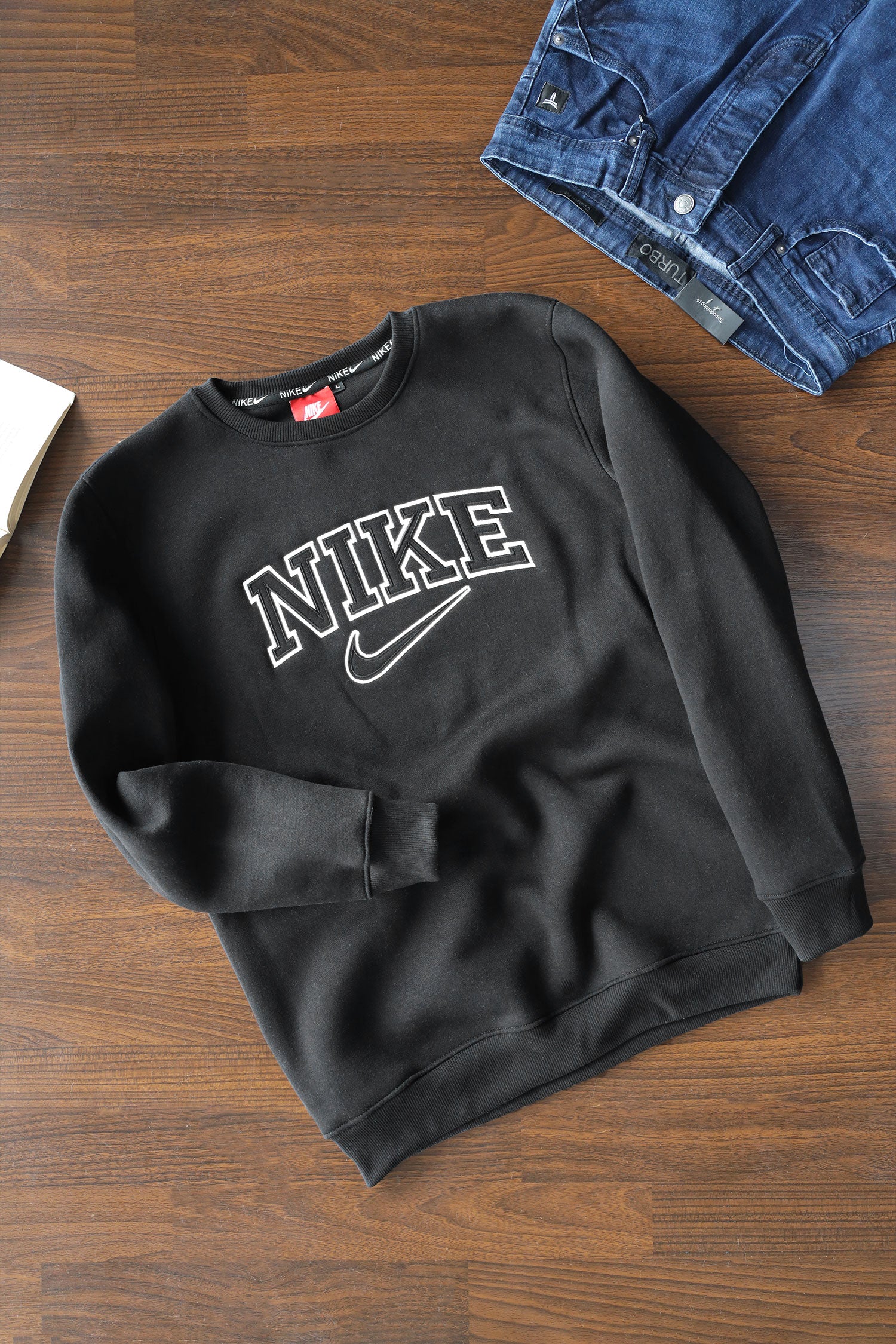 Nke Signature Typography Full Sleeve Men's Sweatshirt In Black