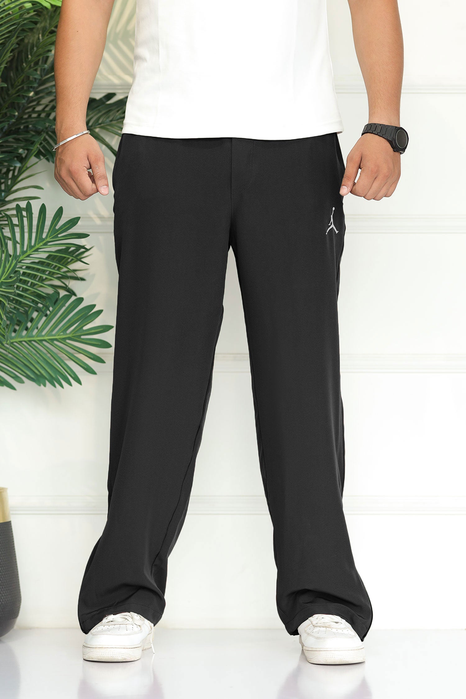 Jrdn 'Airborne' Micro-Tech Loose-Bottom Trouser