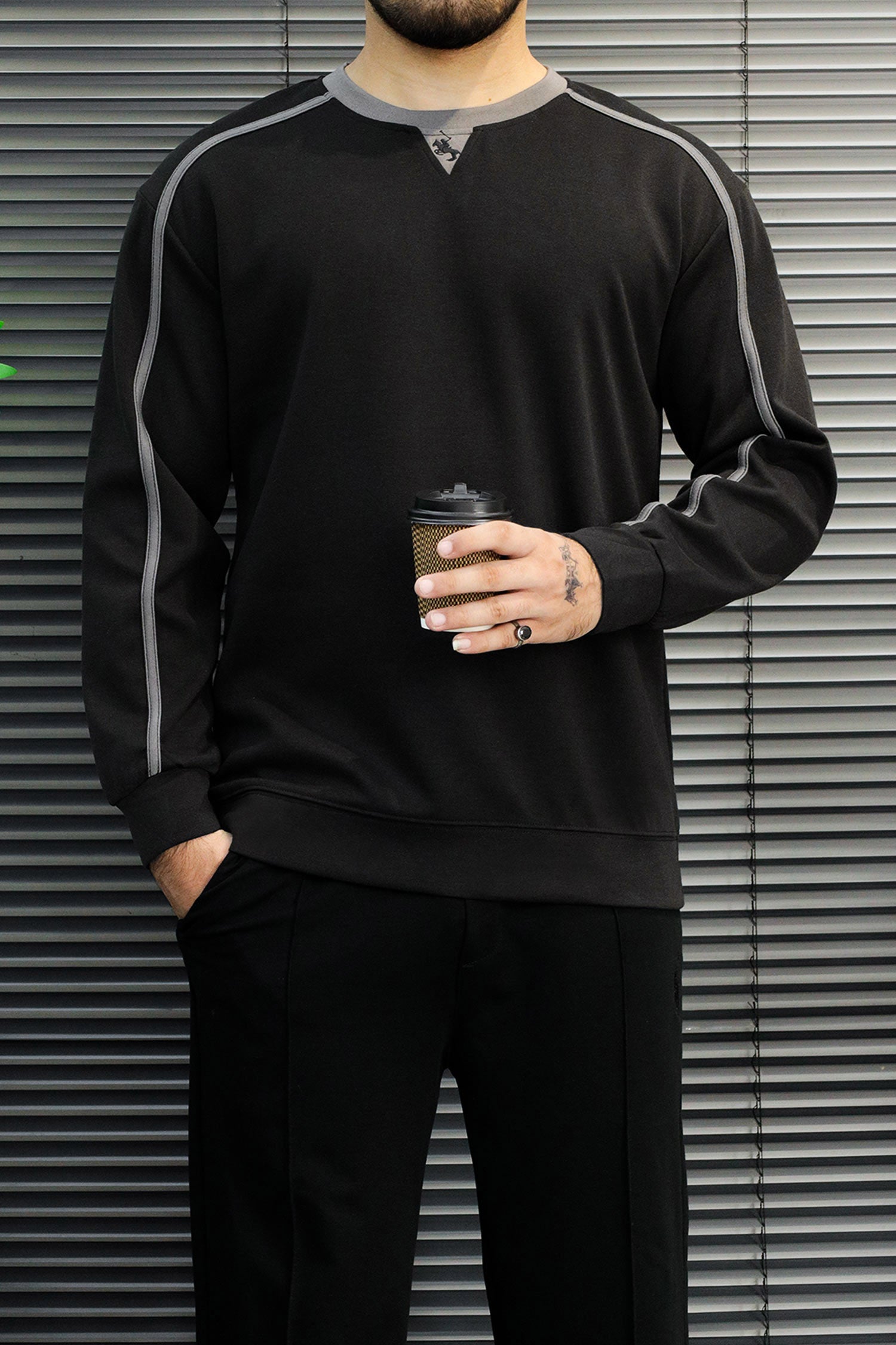 Turbo Minimal Piping Imported Round Neck Men's Sweatshirt