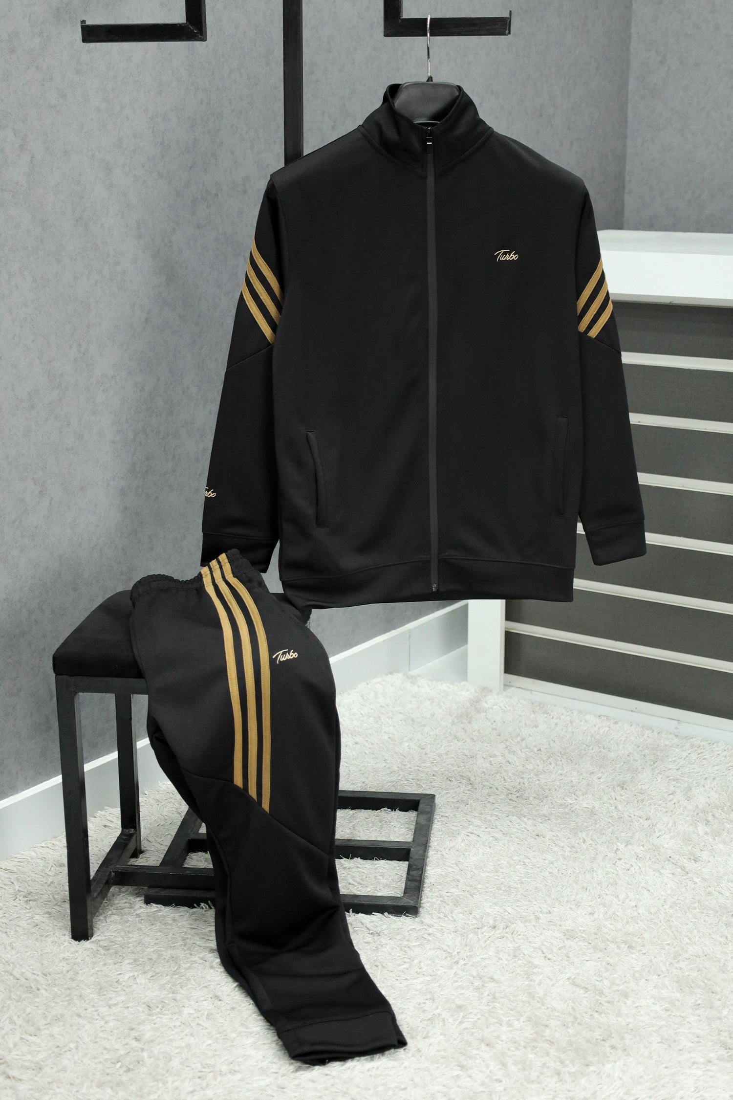 Turbo Diagonal Stripes Men Zipper Tracksuit