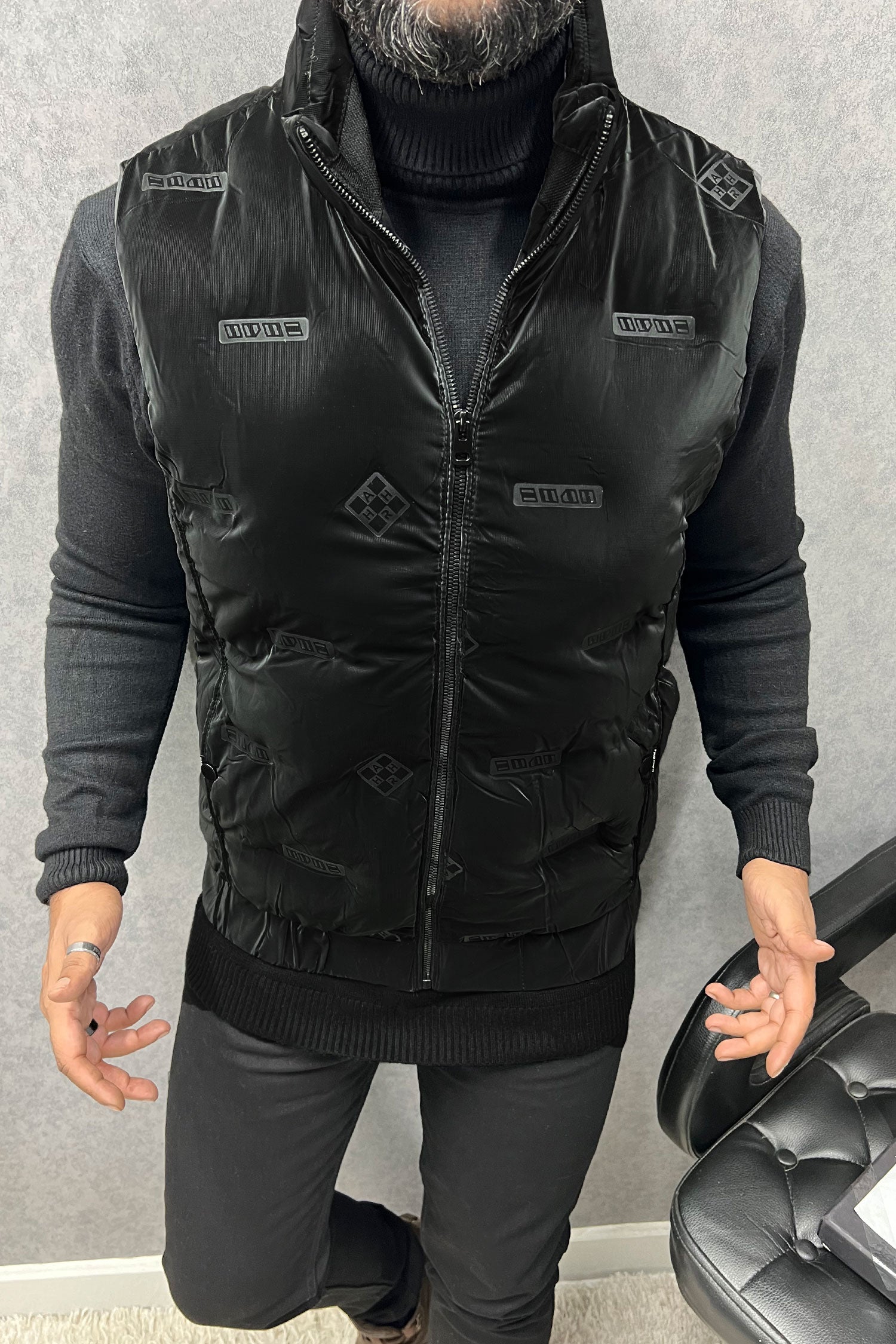 Modern Bubble Quilted Detachable Hood Imported Men's Gilet