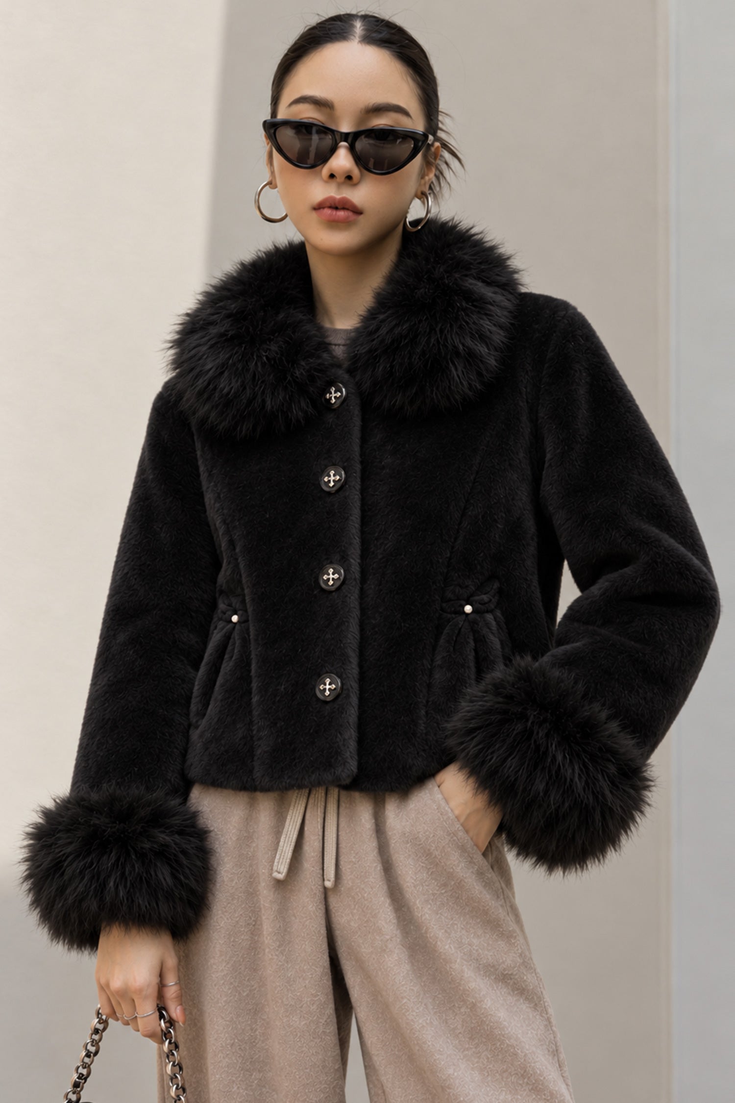 Women Plush Collar Cape Imported Fur Jacket In Black