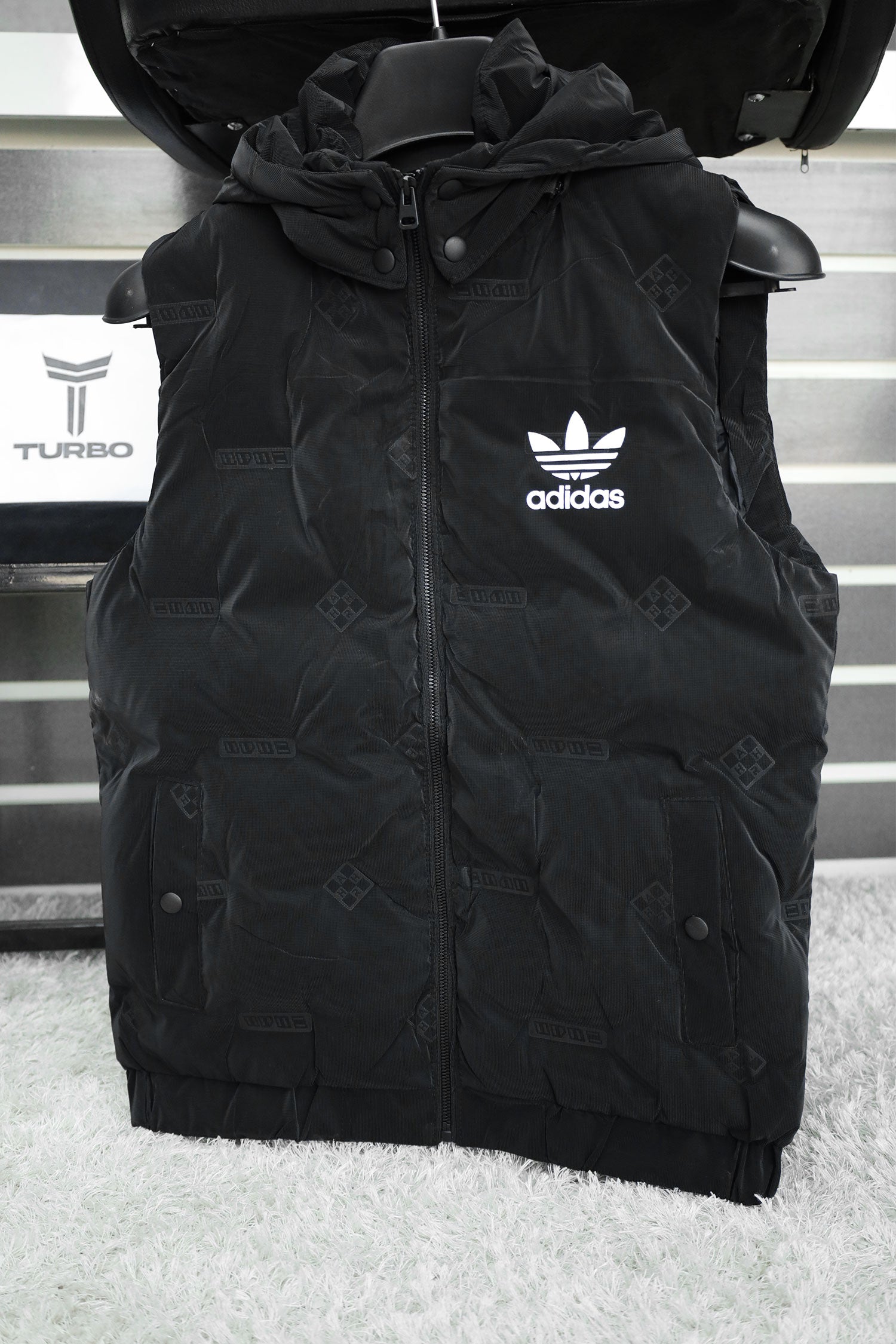 Adds Embossed Logo Detachable Hood Imported Men's Gilet