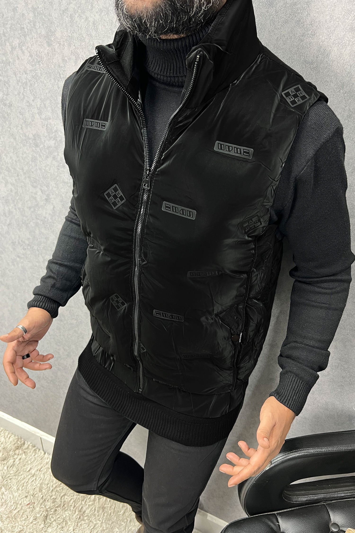 Modern Bubble Quilted Detachable Hood Imported Men's Gilet