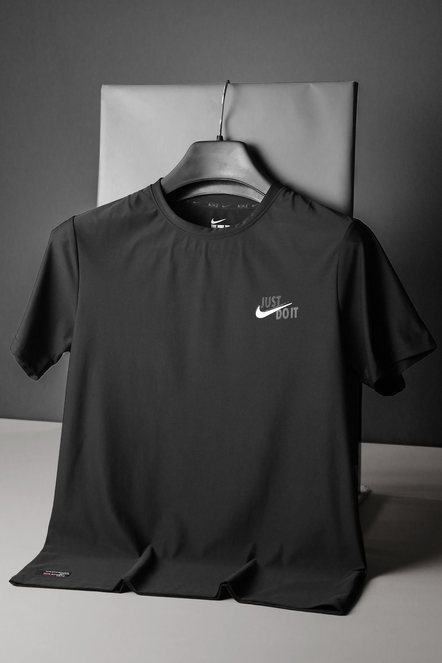 Nke Jst Do It Athletic Cut Dry-Fit Tee