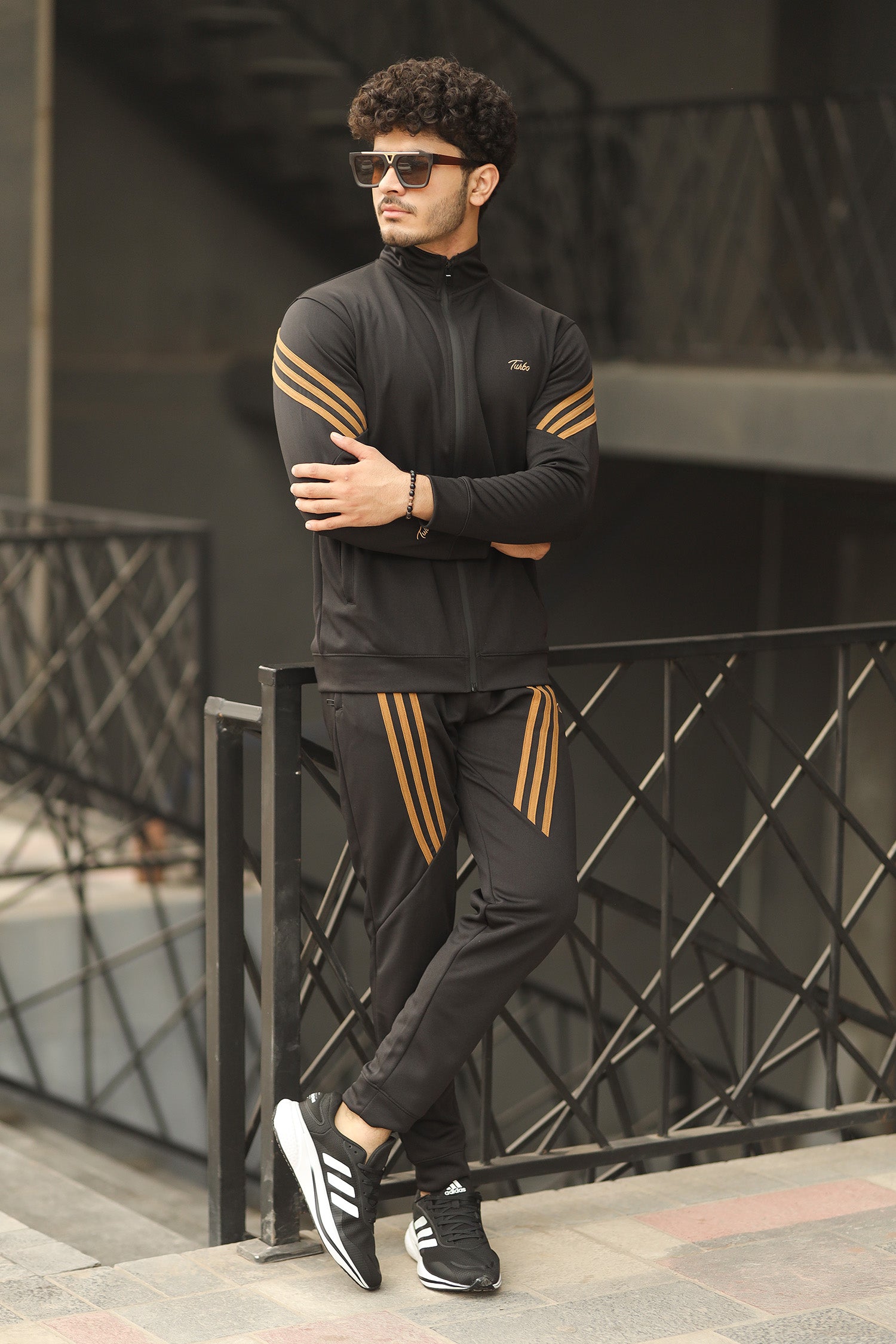 Turbo Diagonal Stripes Men Zipper Tracksuit In Black