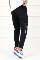 Undr Armr Ecrek Slim Fit Sportswear Trouser In Black