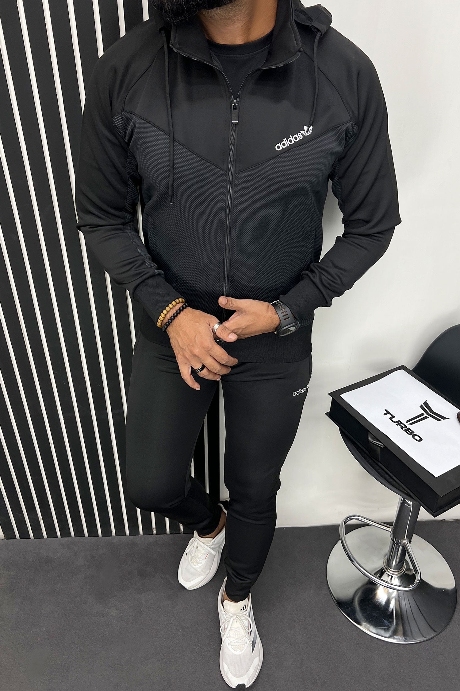 Adds Diagonal V Sportswear Men Zipper Tracksuit