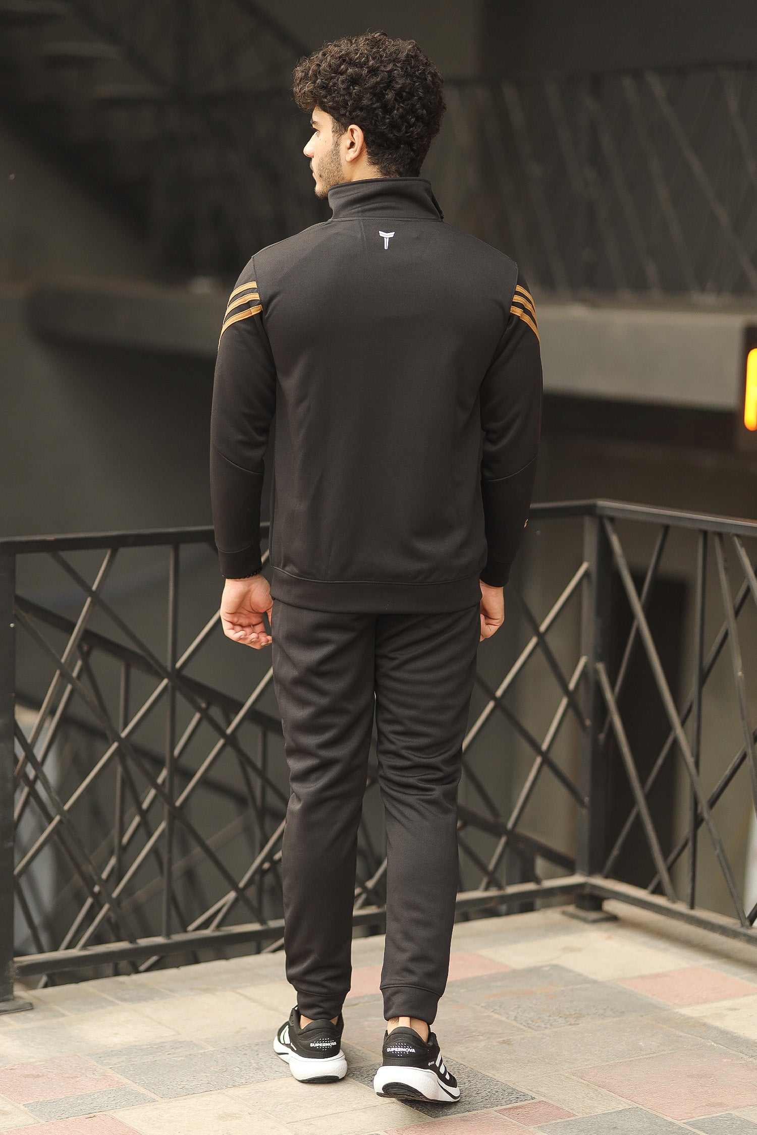 Turbo Diagonal Stripes Men Zipper Tracksuit In Black