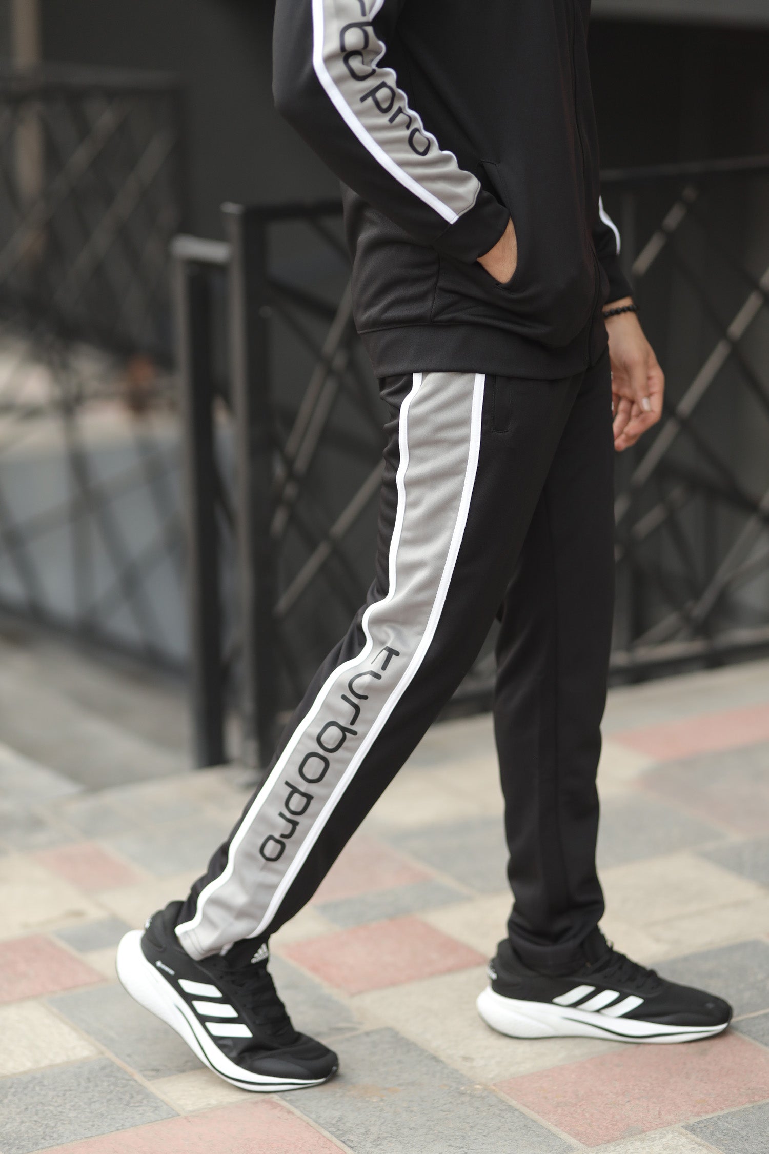 Turbo Signature Typography Men Zipper Tracksuit In Black