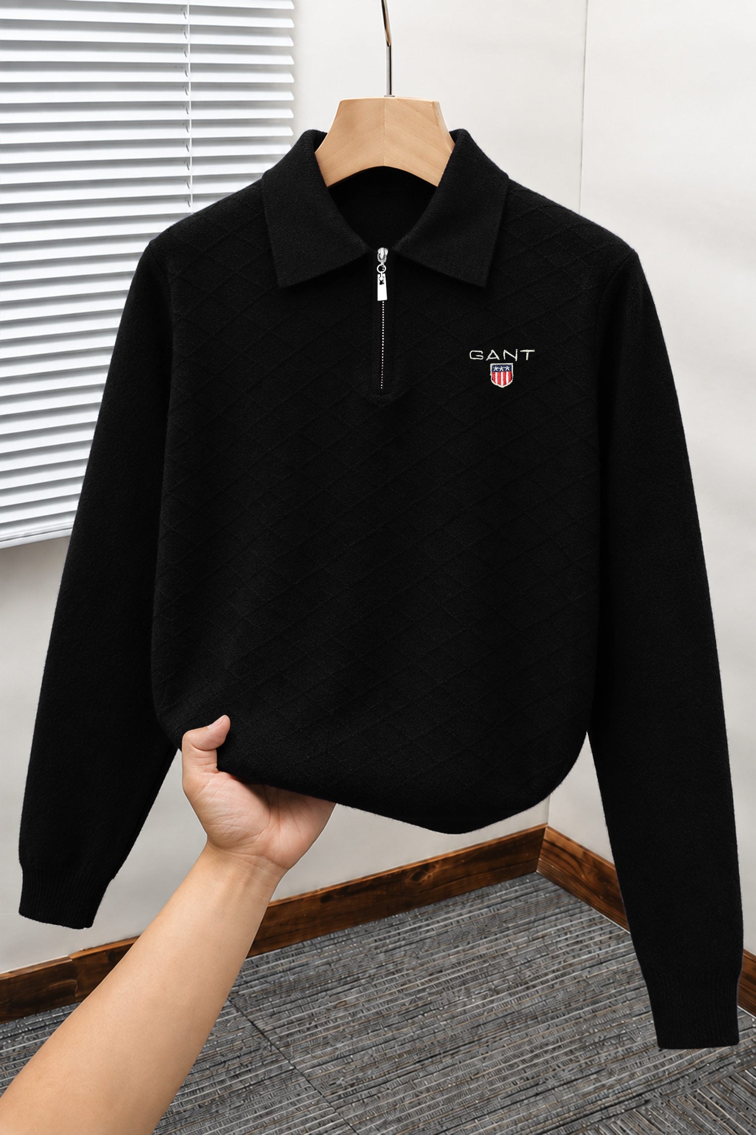 Gnt Diamond Textured Quarter-Zip Imported Men's Jumper Sweater In Black