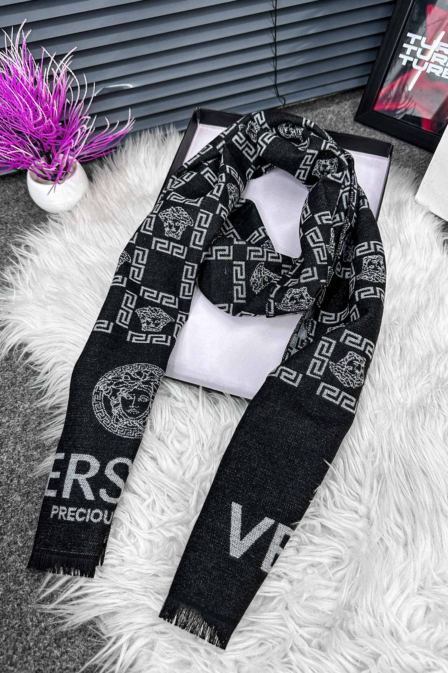 Versce Medusa Greca Pattern Imported Men's Wool Muffler