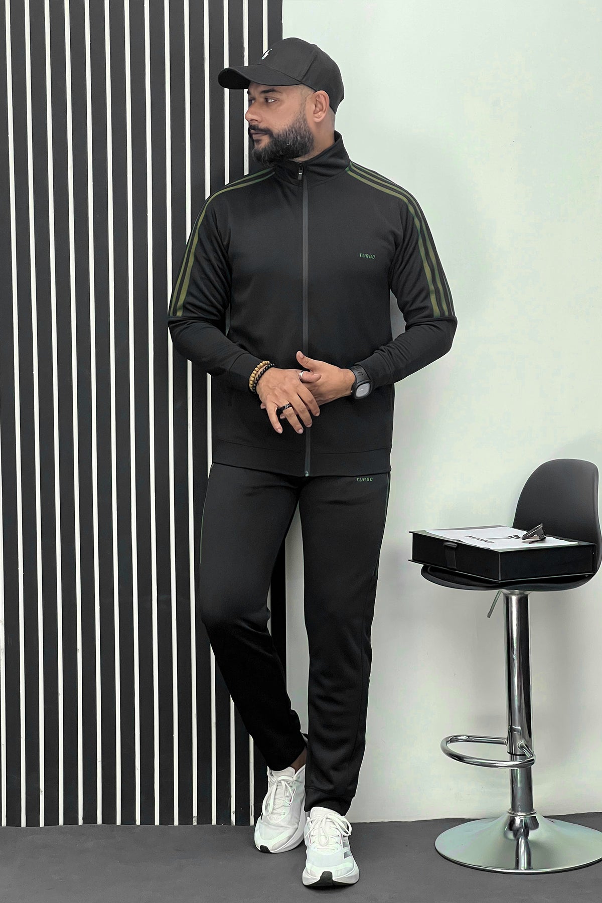 Turbo Stripe Style Men Zipper Tracksuit