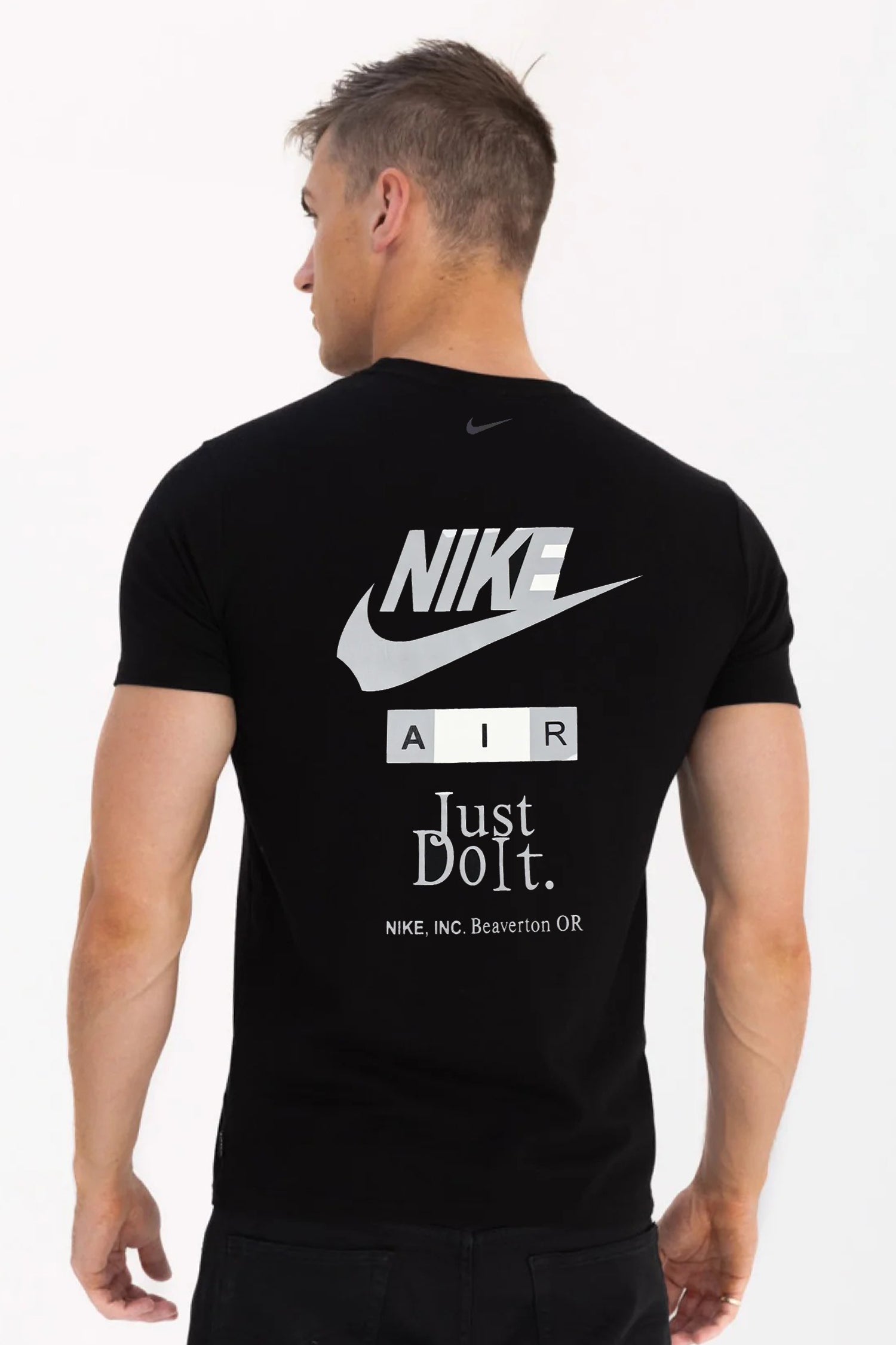 Nke Stacked Graphic Logo Crew Neck Tee