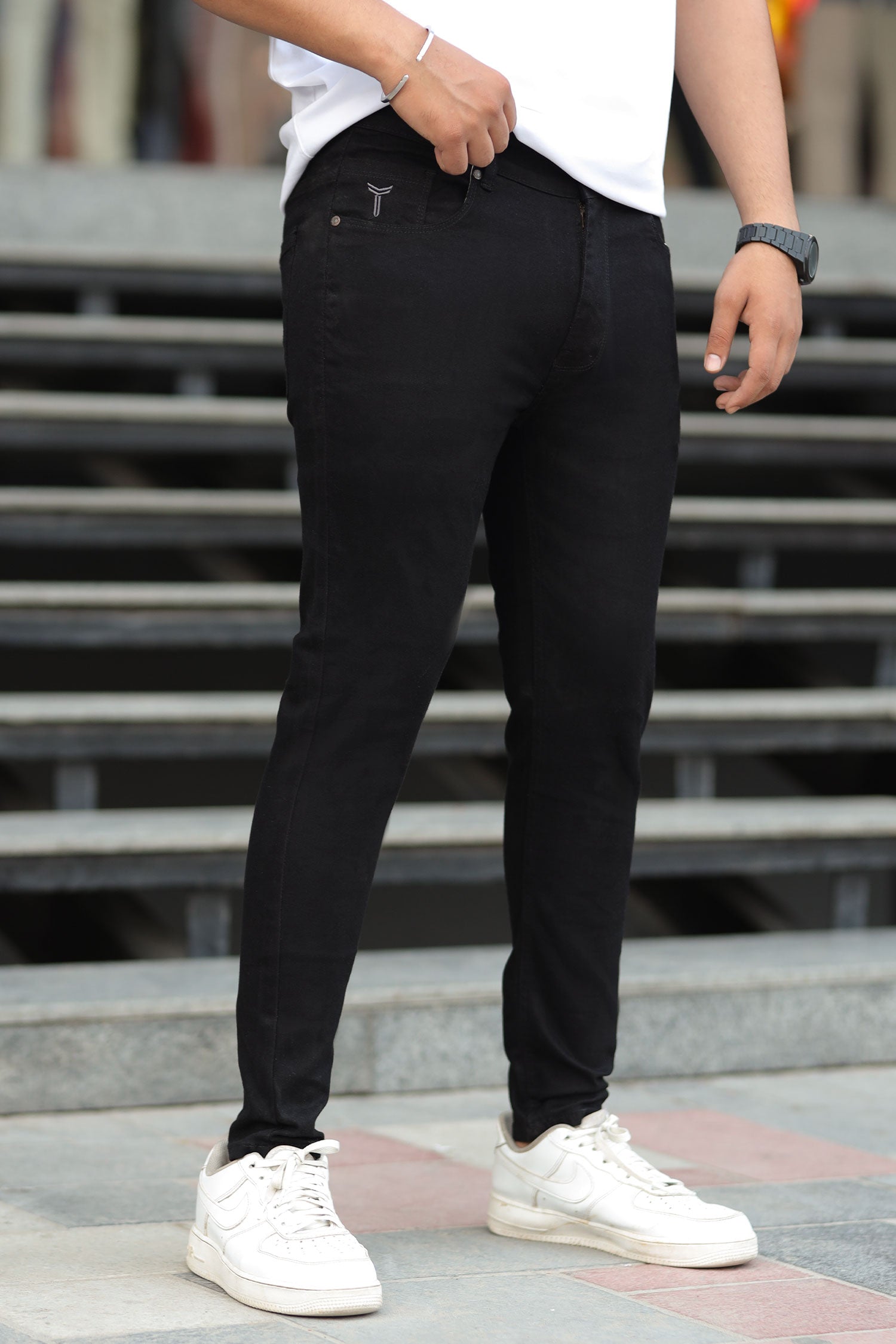 Plain Turbo Ankle Fit Jeans In Black
