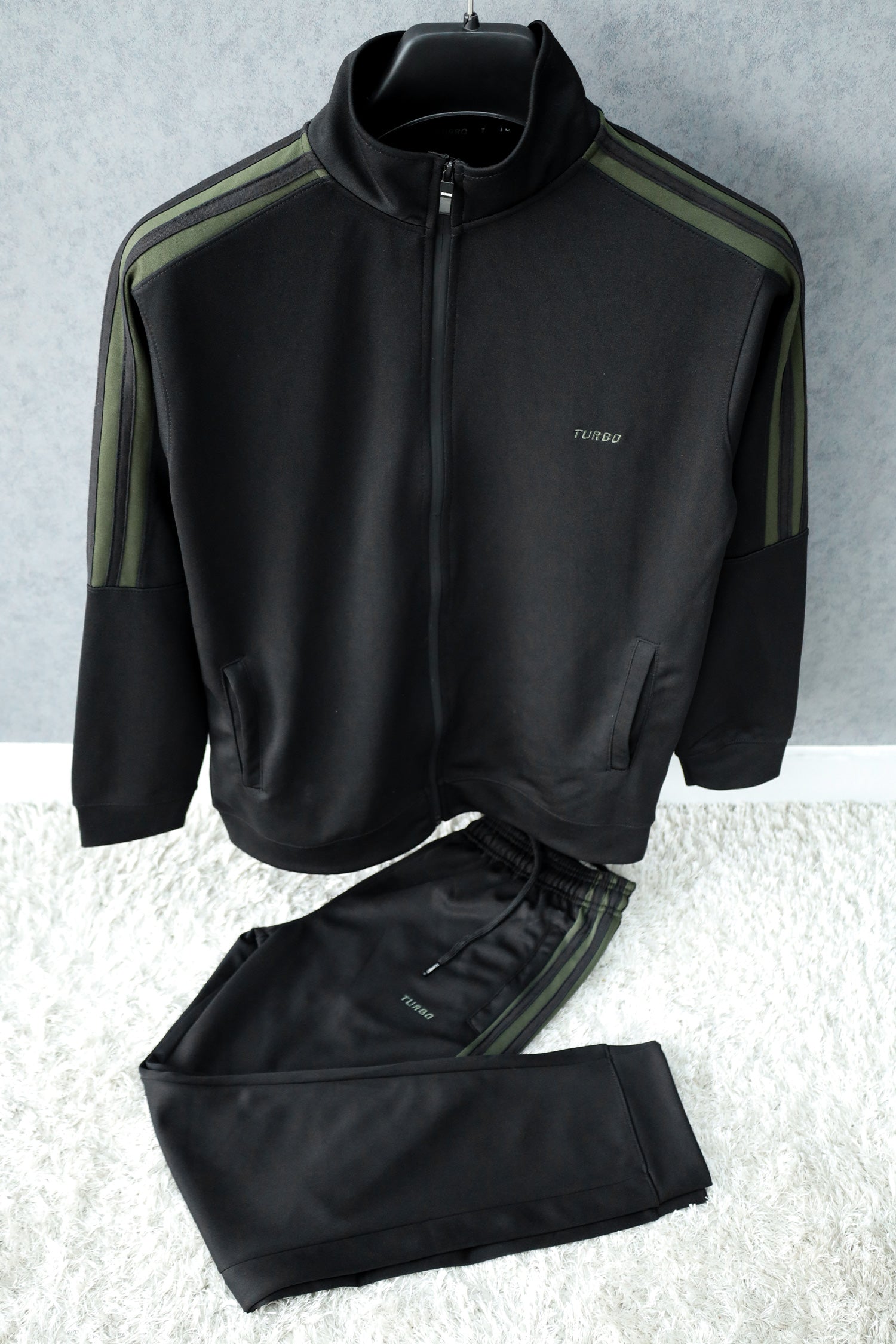 Turbo Stripe Style Men Zipper Tracksuit