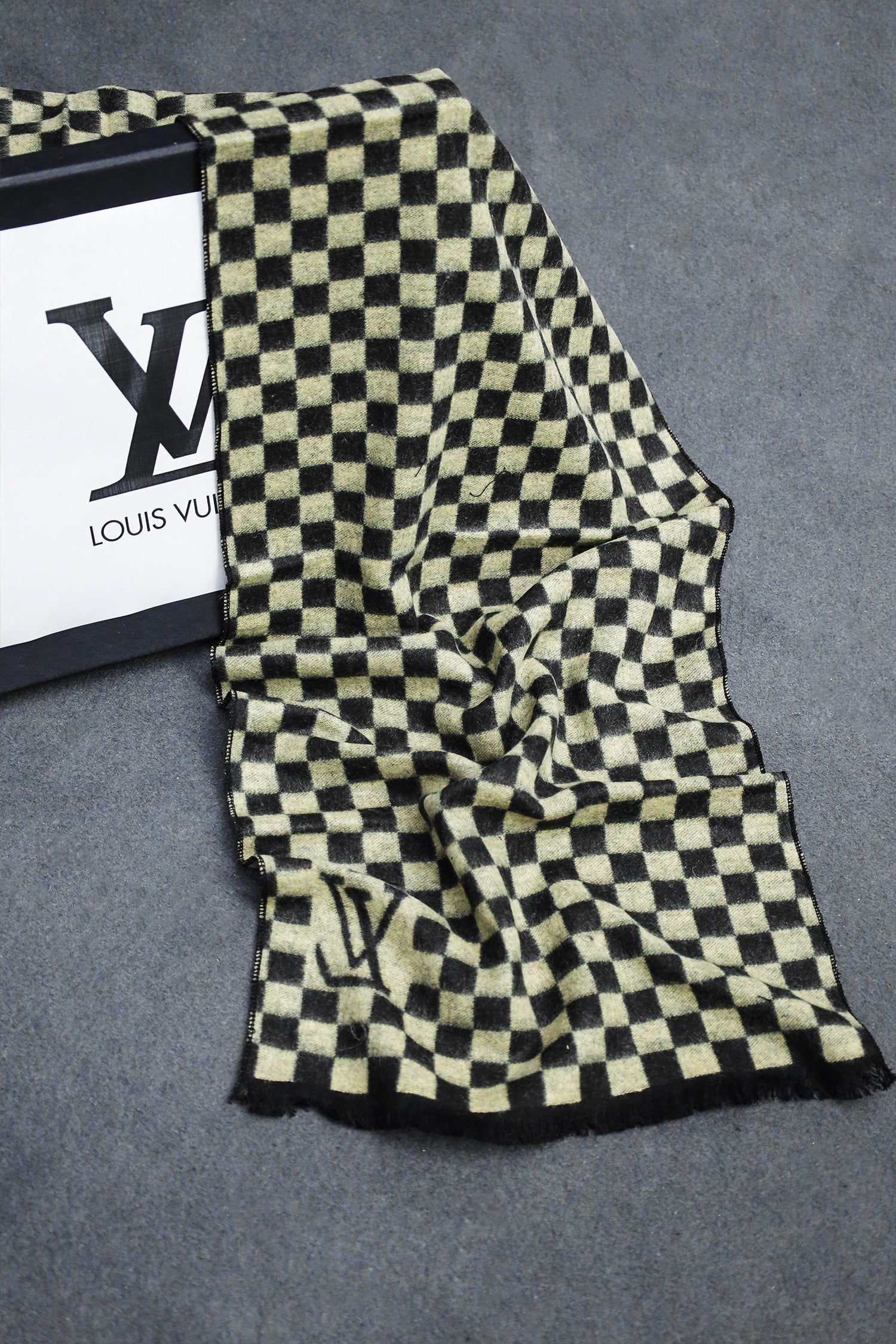 Luis Vten Authentic Checkered Knitted Wool Men Mufflers In Black