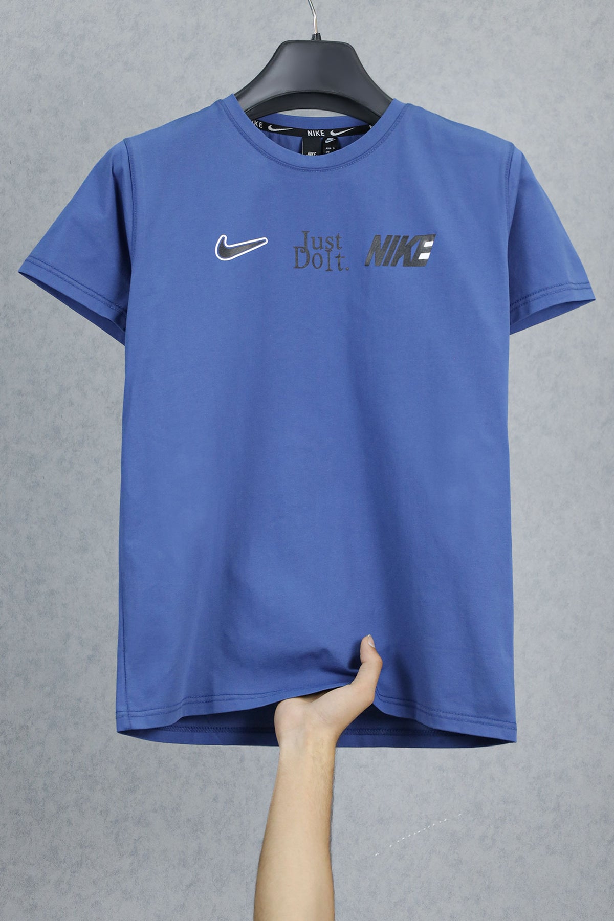 Nke Stacked Graphic Logo Crew Neck Tee