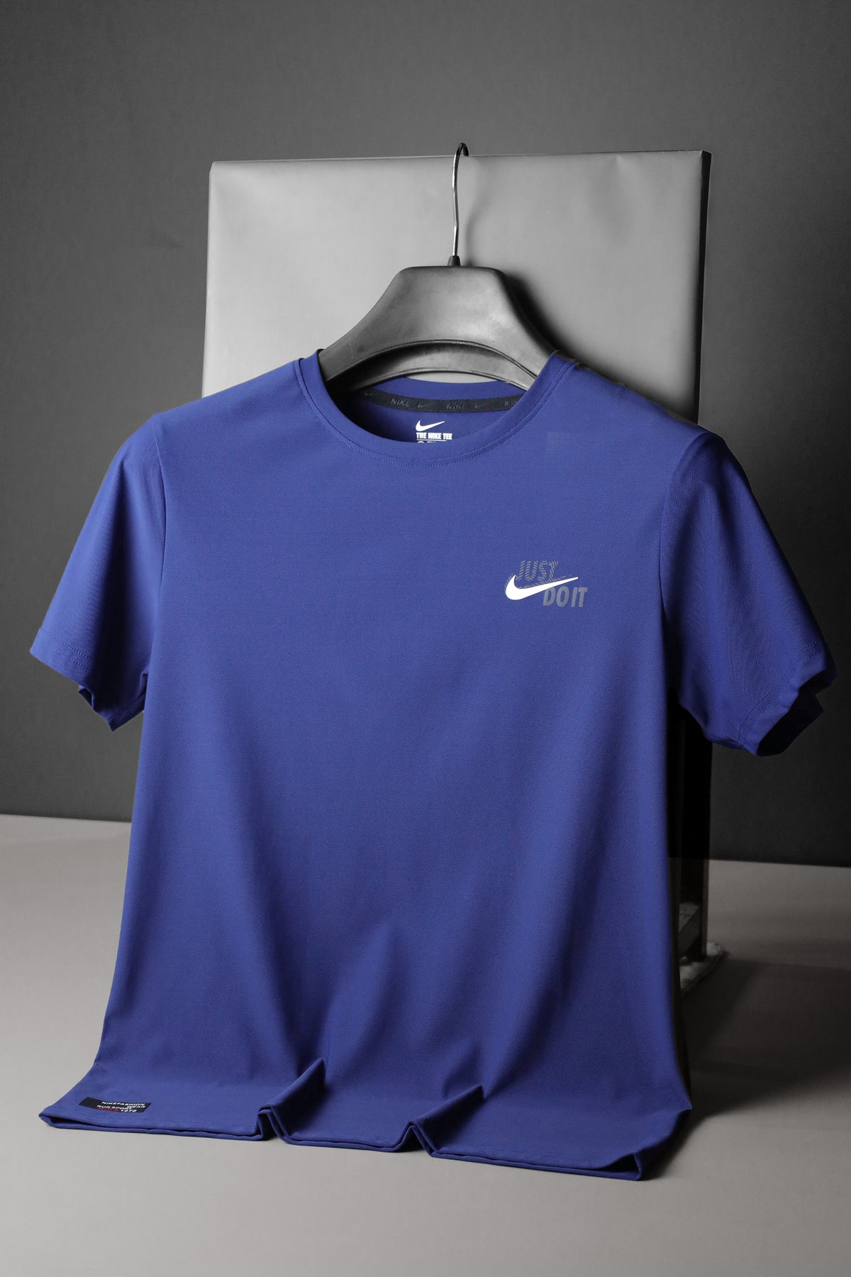 Nke Jst Do It Athletic Cut Dry-Fit Tee