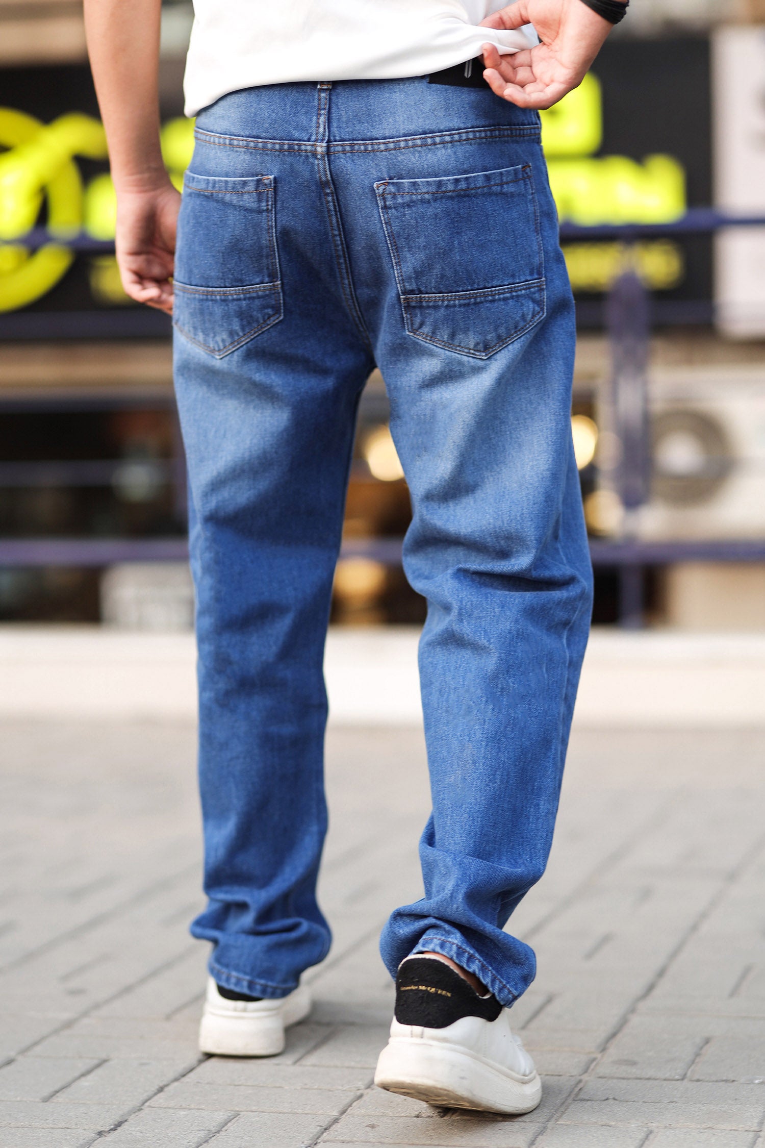 Loose Fit Light Faded Turbo Jeans in Blue