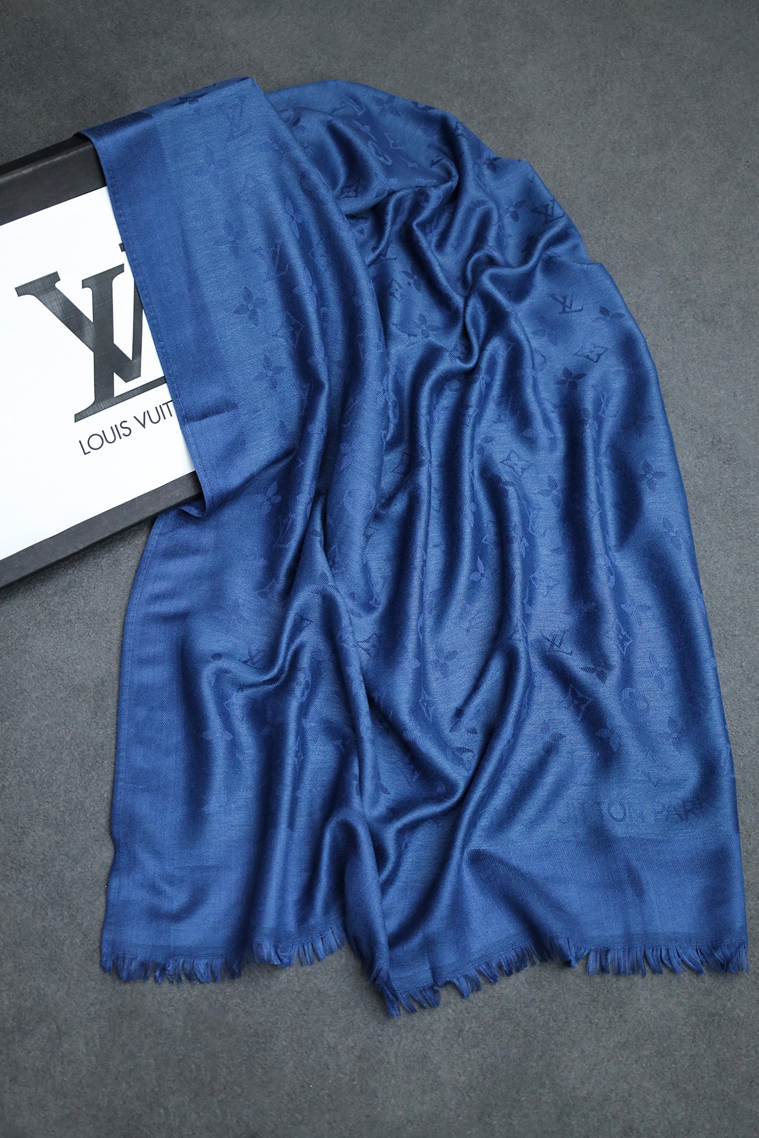 Luis Vten LogoMania Finest Silk Men Mufflers In Blue