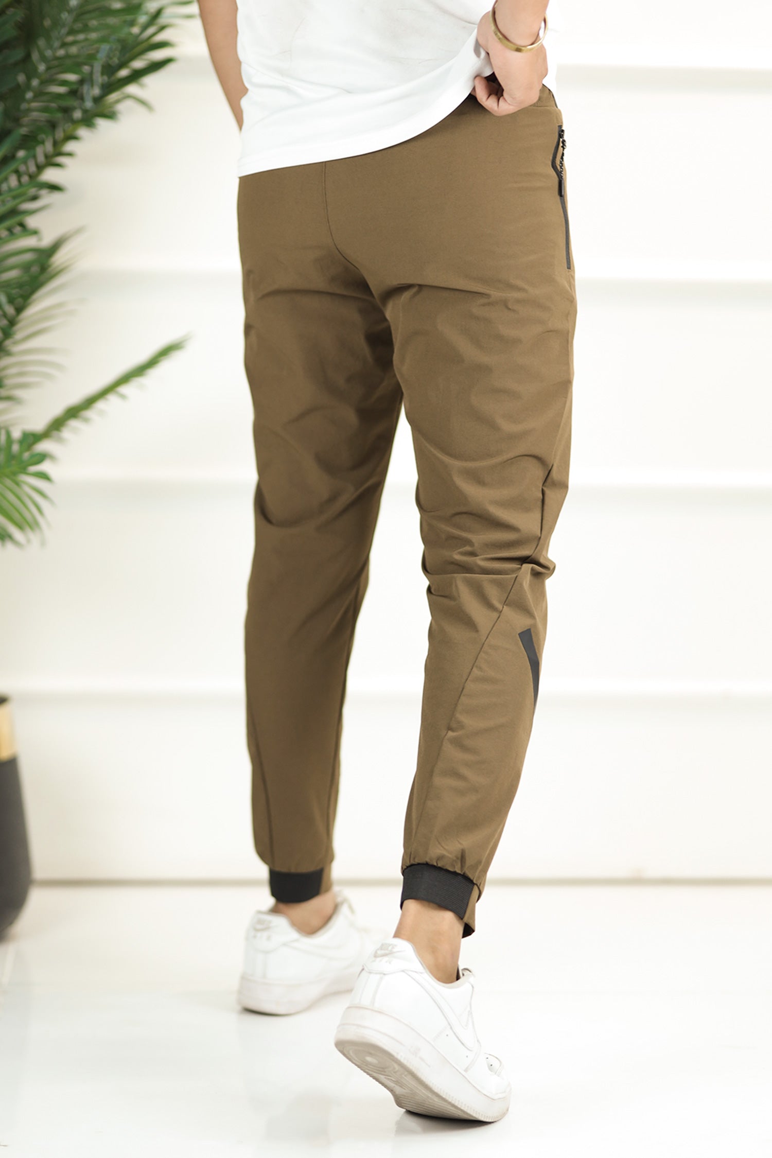 Adds Bottom Stripes Micro Premium Sportswear Trouser In Brown