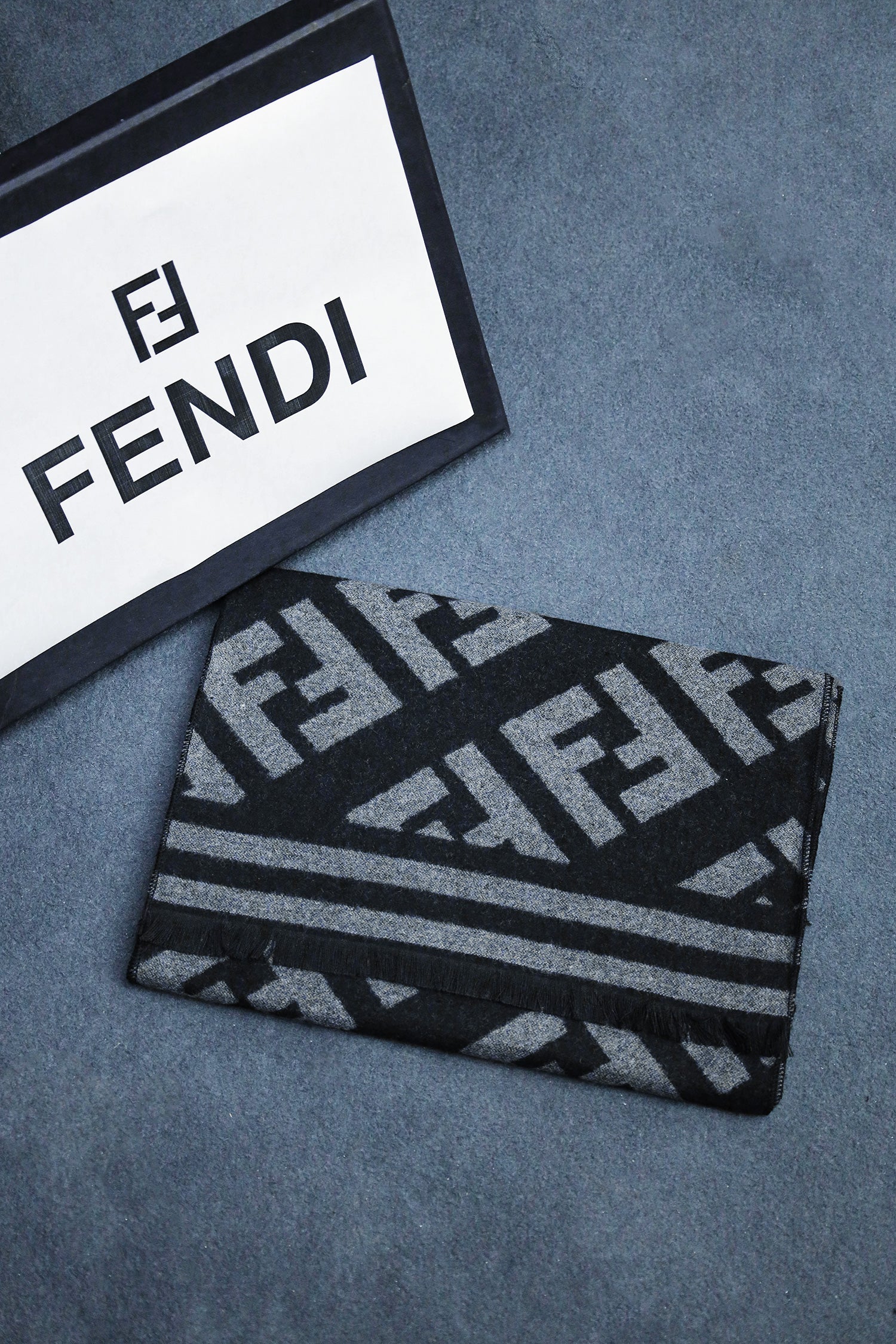 Fndi Letter Imitation Warm Wool Men Mufflers In Charcoal Black