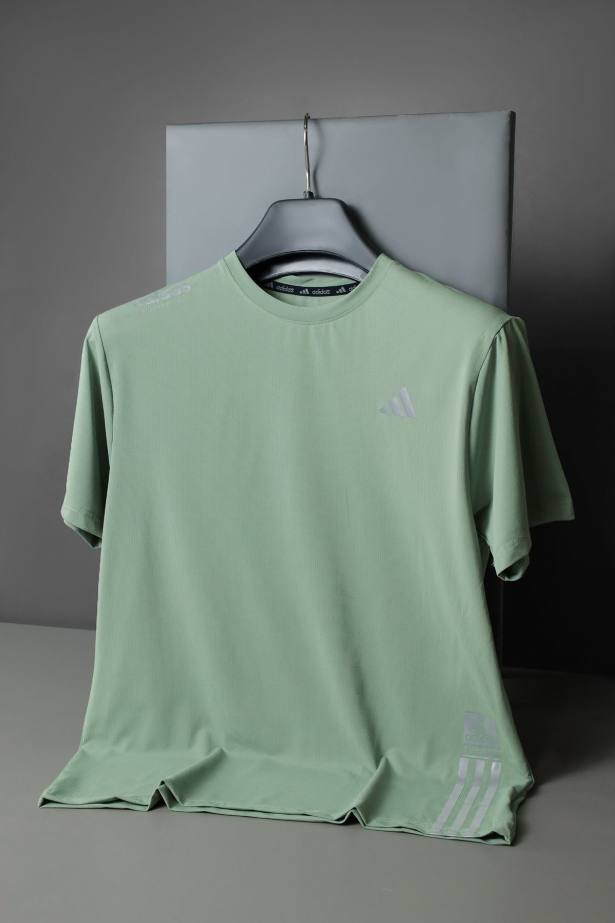 Adds Training Hit Workout Fitness Dry-Fit Tee