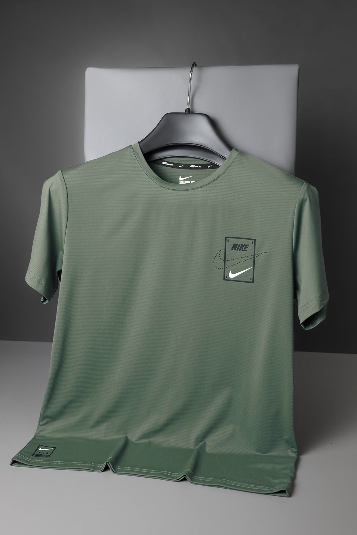 Nke Air Max Box Graphic Dry-Fit Tee In Camo Green