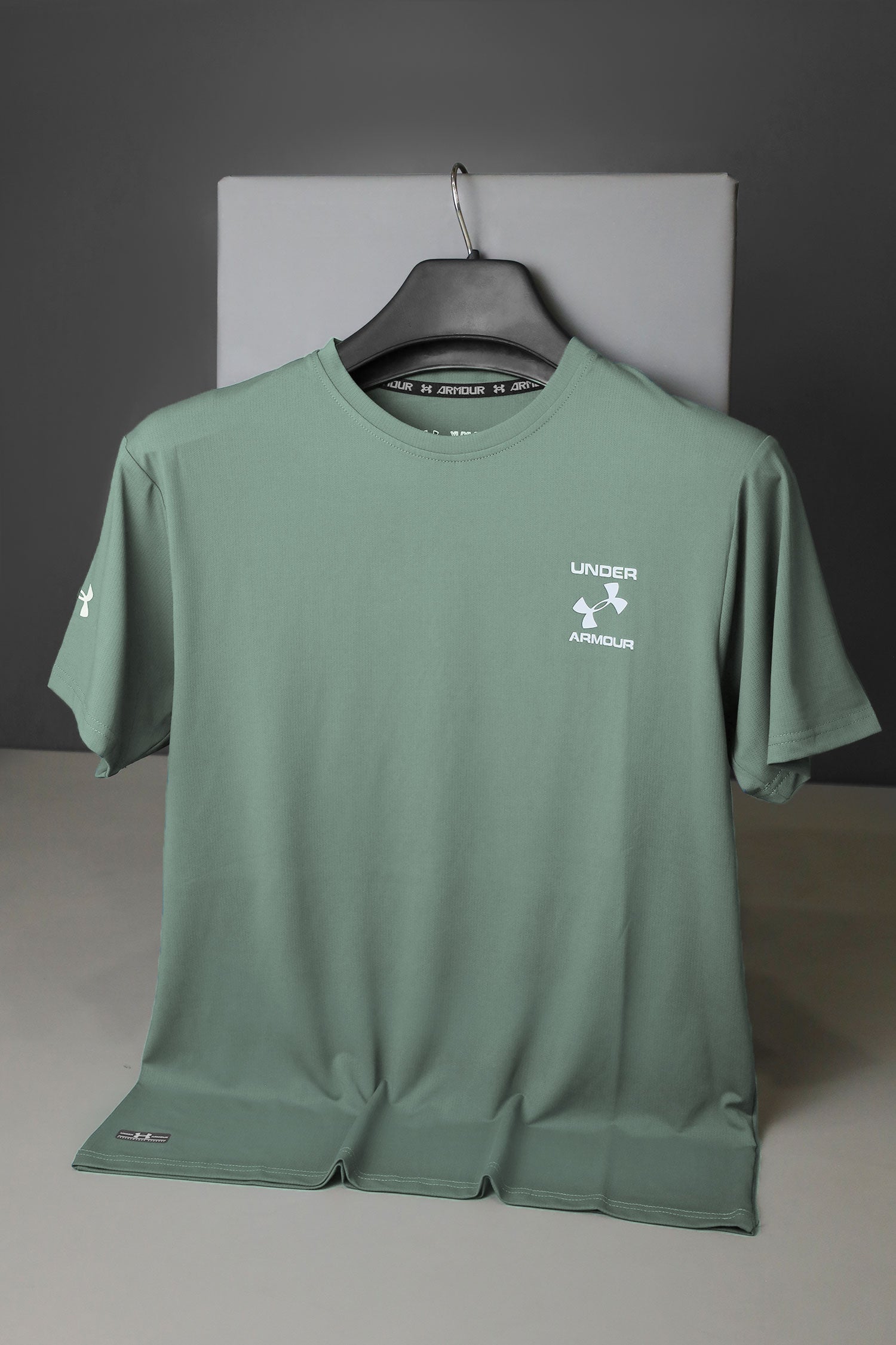 Undr Armr Rush Energy Cool Dry-Fit Tee