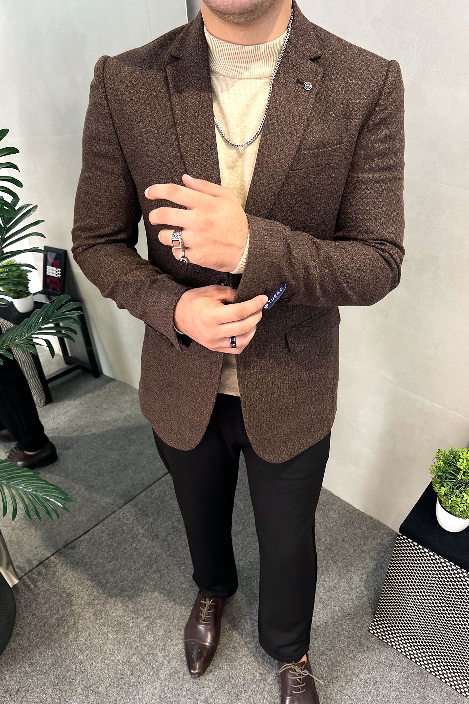 Turbo Cross-Hatch Texture Imported Men Blazer In Choclate